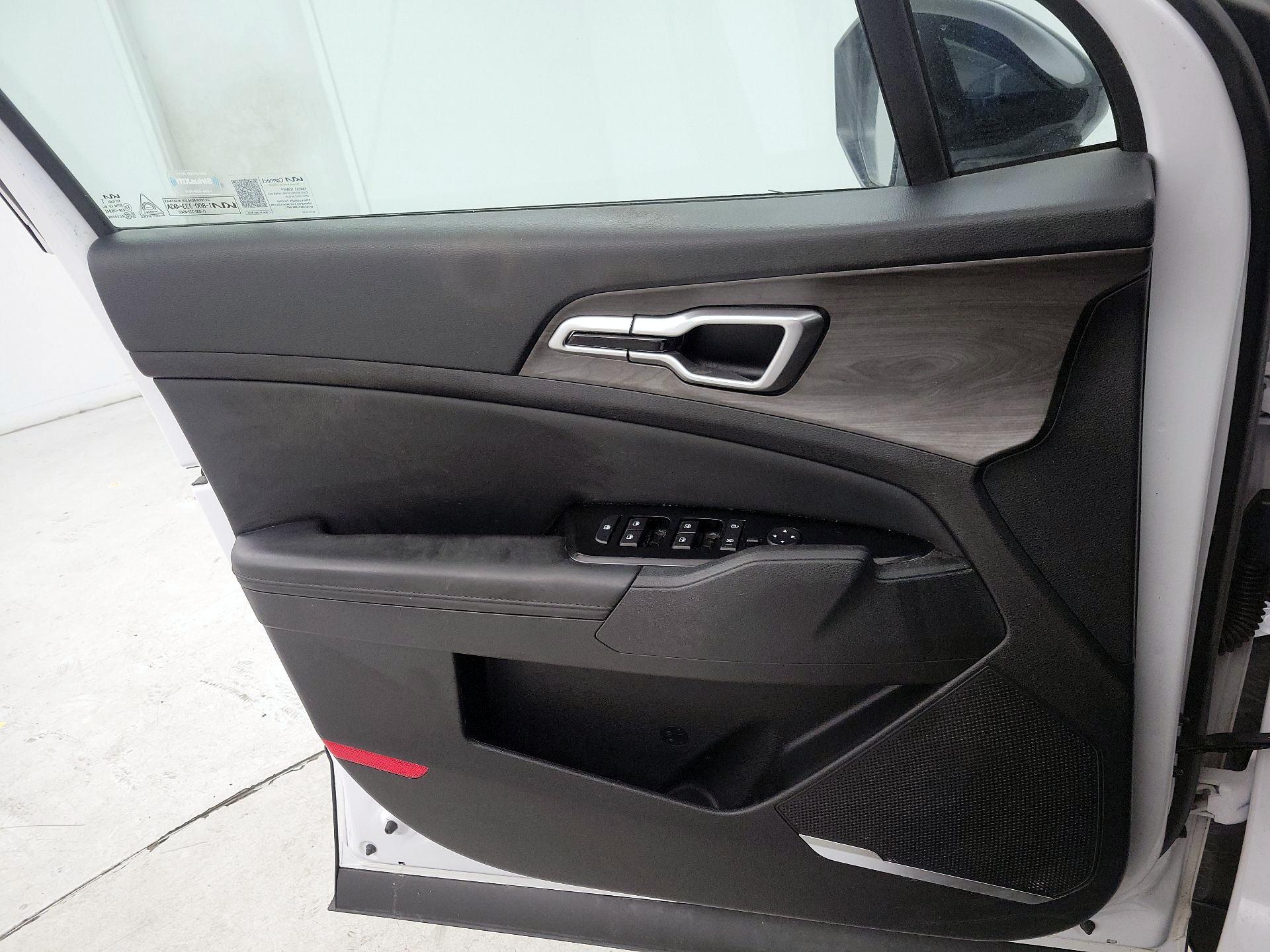 Thumbnail: 2023 Kia Sportage - 12