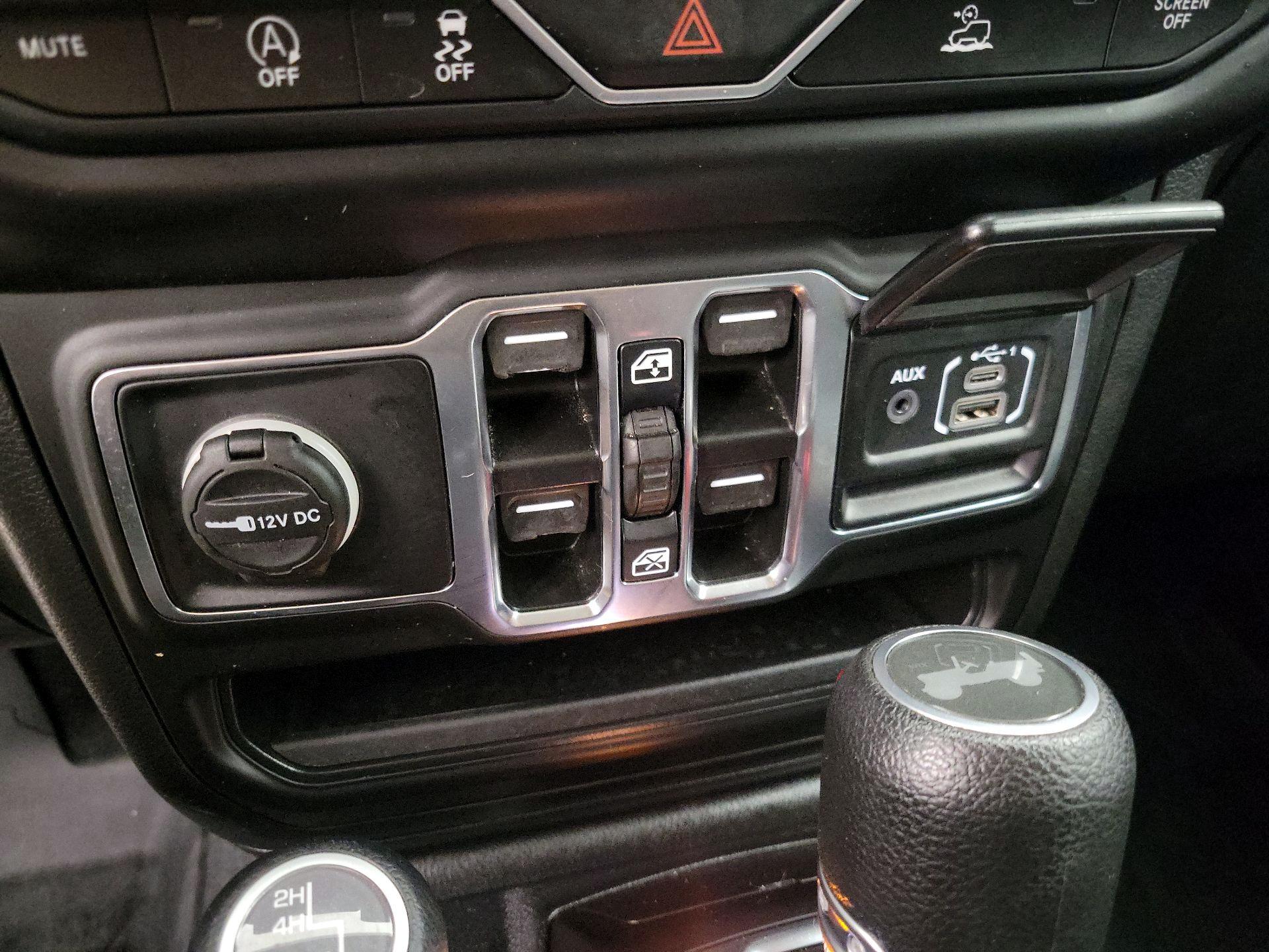 Thumbnail: 2021 Jeep Wrangler - 18