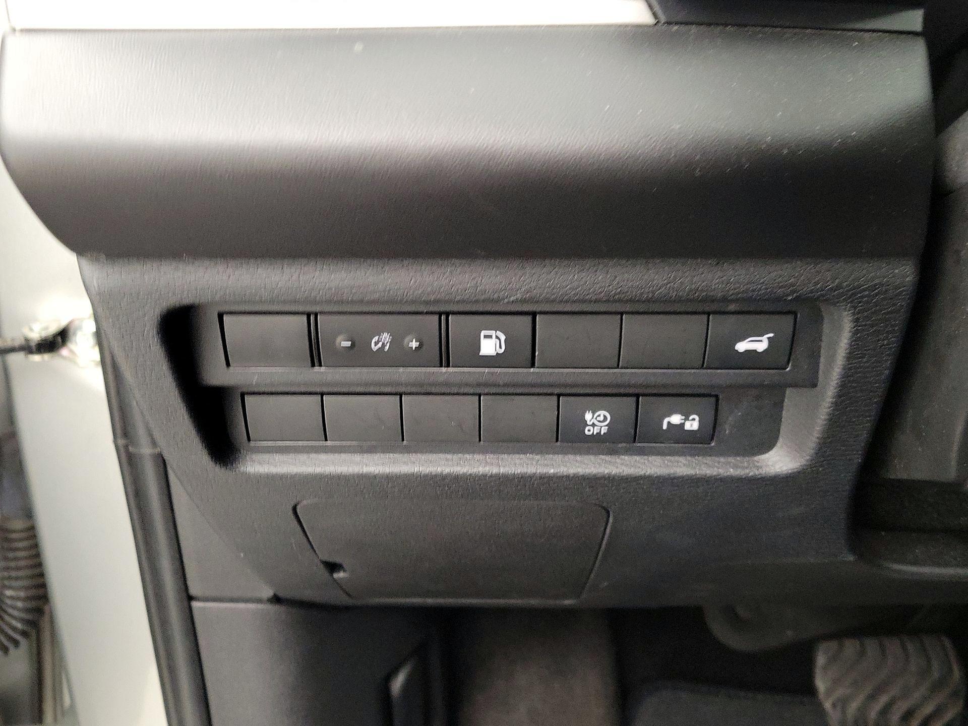 Thumbnail: 2023 Mitsubishi Outlander - 13