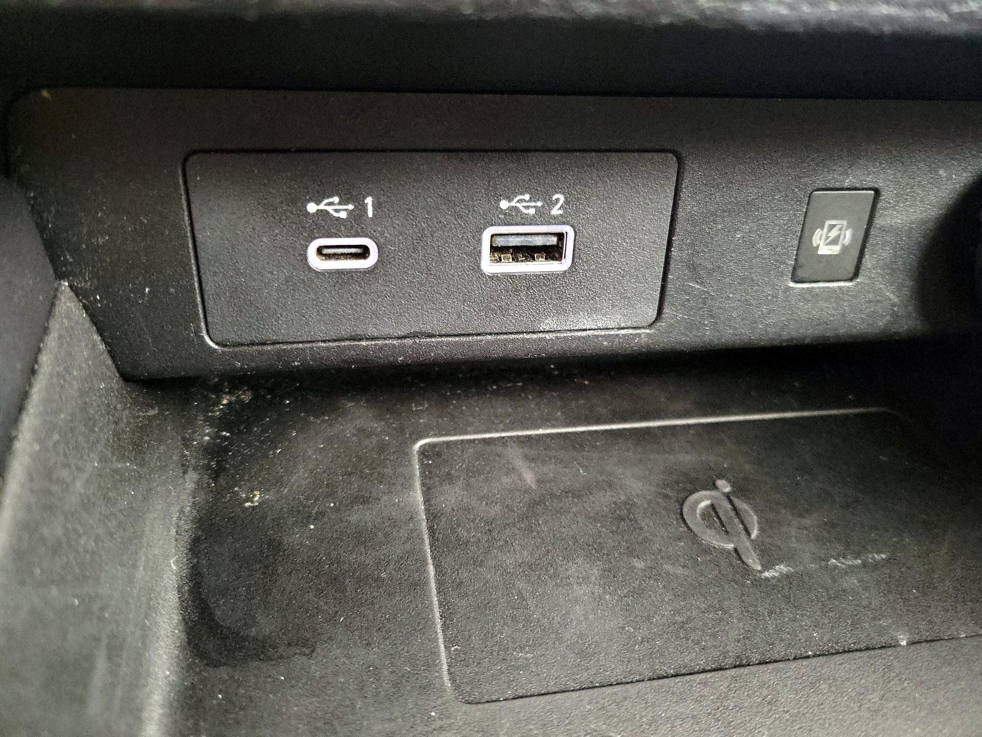 Thumbnail: 2023 Mitsubishi Outlander - 18