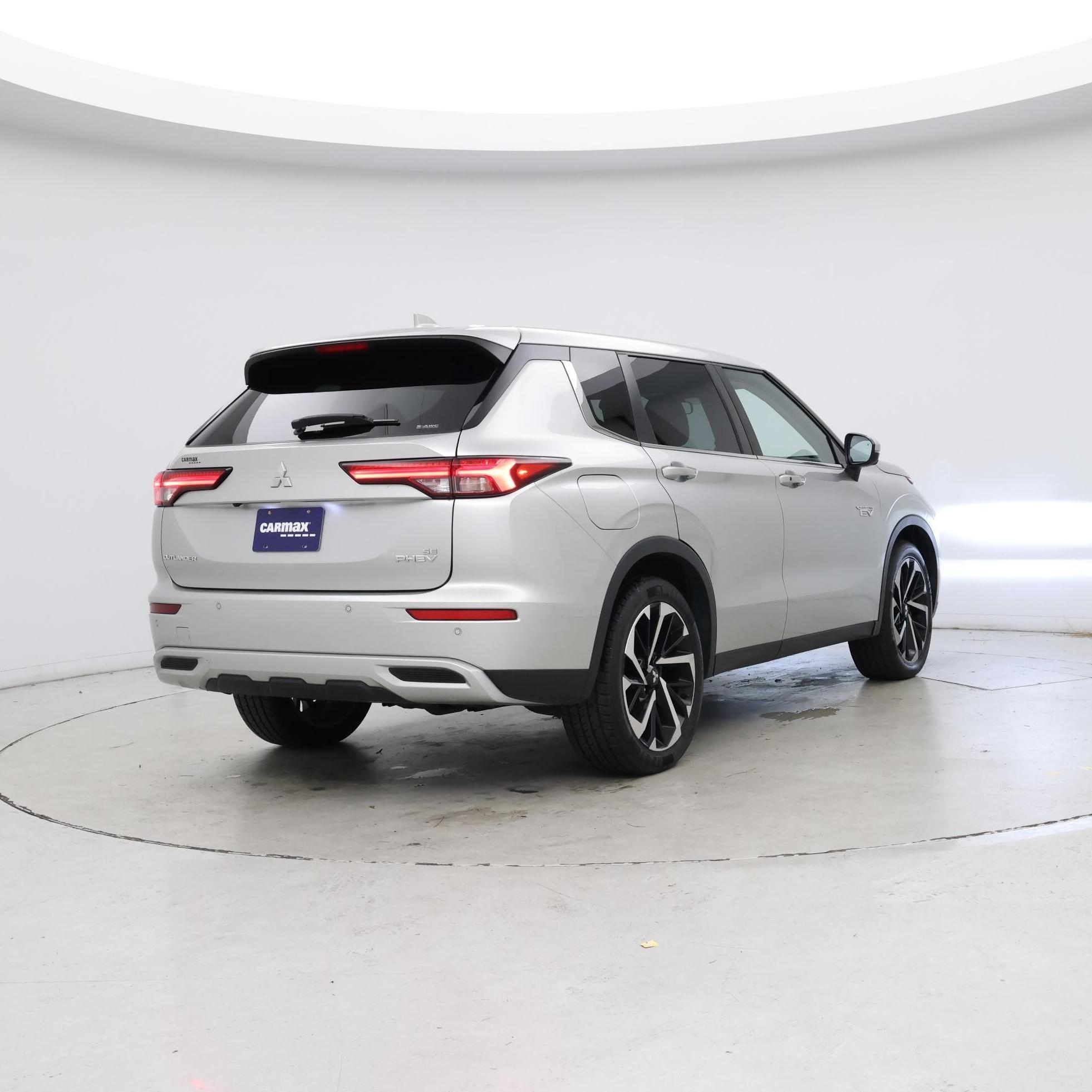 Thumbnail: 2023 Mitsubishi Outlander - 8