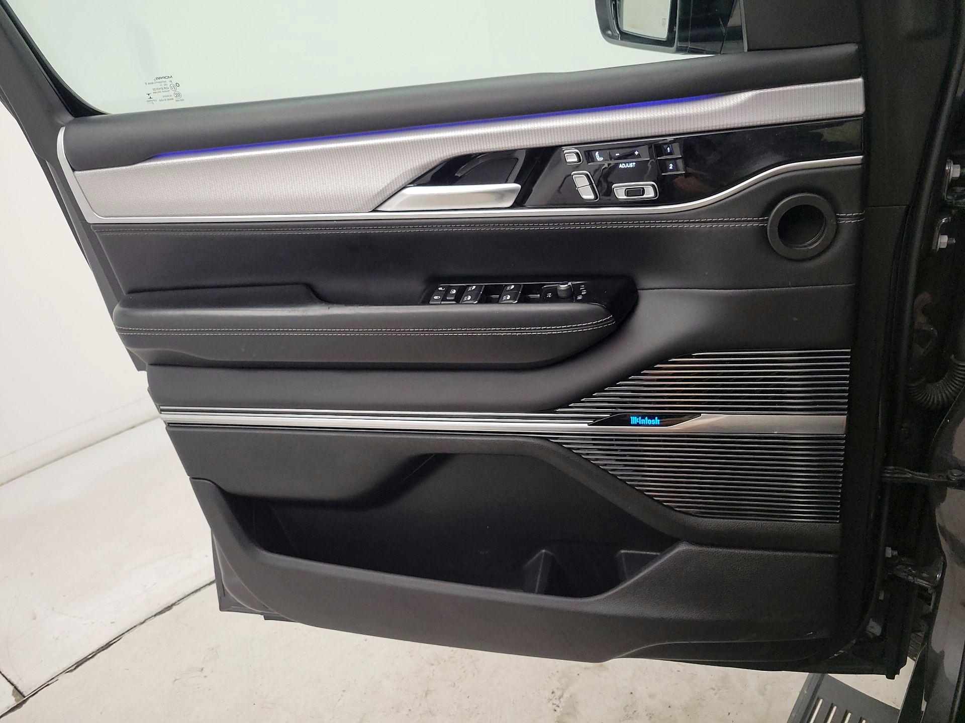 Thumbnail: 2022 Jeep Grand Wagoneer - 12