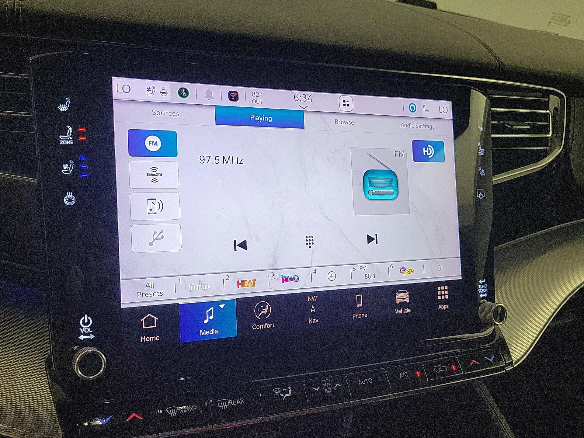 Thumbnail: 2022 Jeep Grand Wagoneer - 15