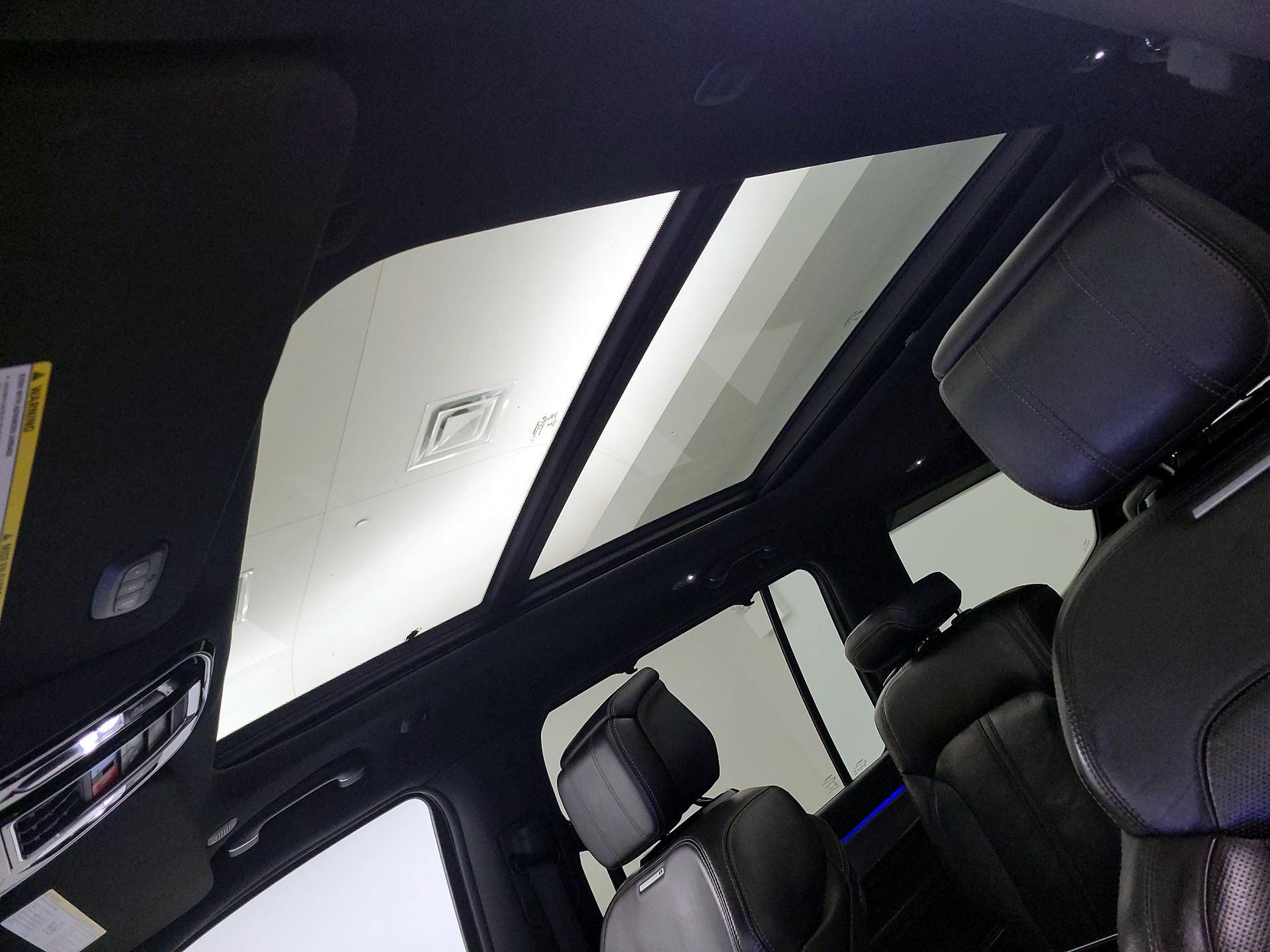 Thumbnail: 2022 Jeep Grand Wagoneer - 19