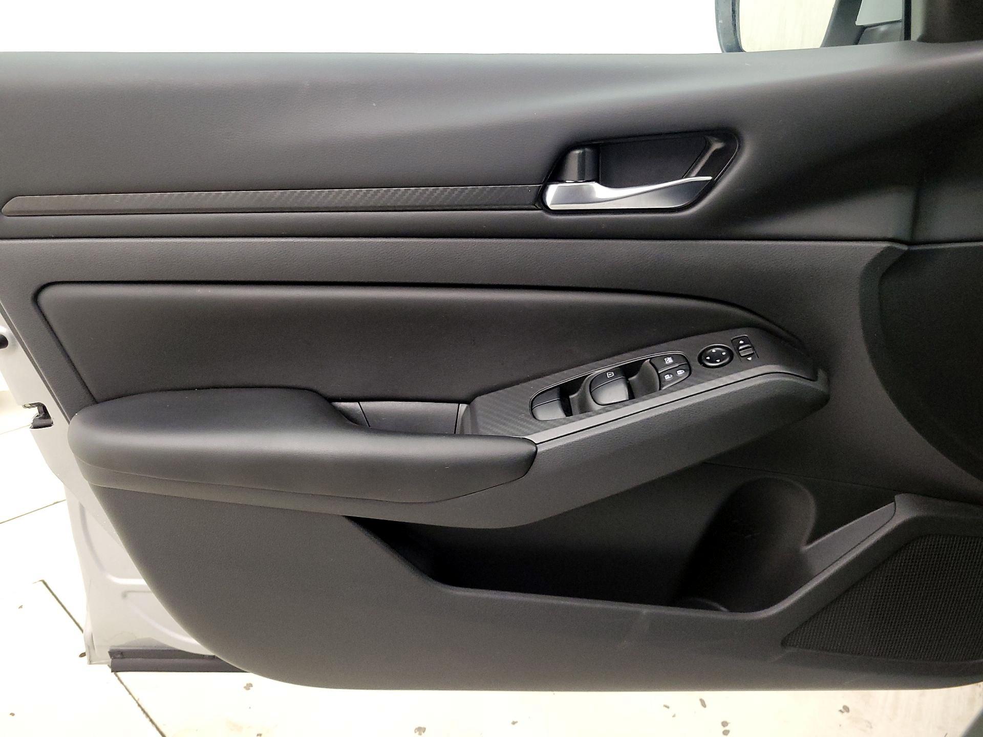 Thumbnail: 2022 Nissan Altima - 12