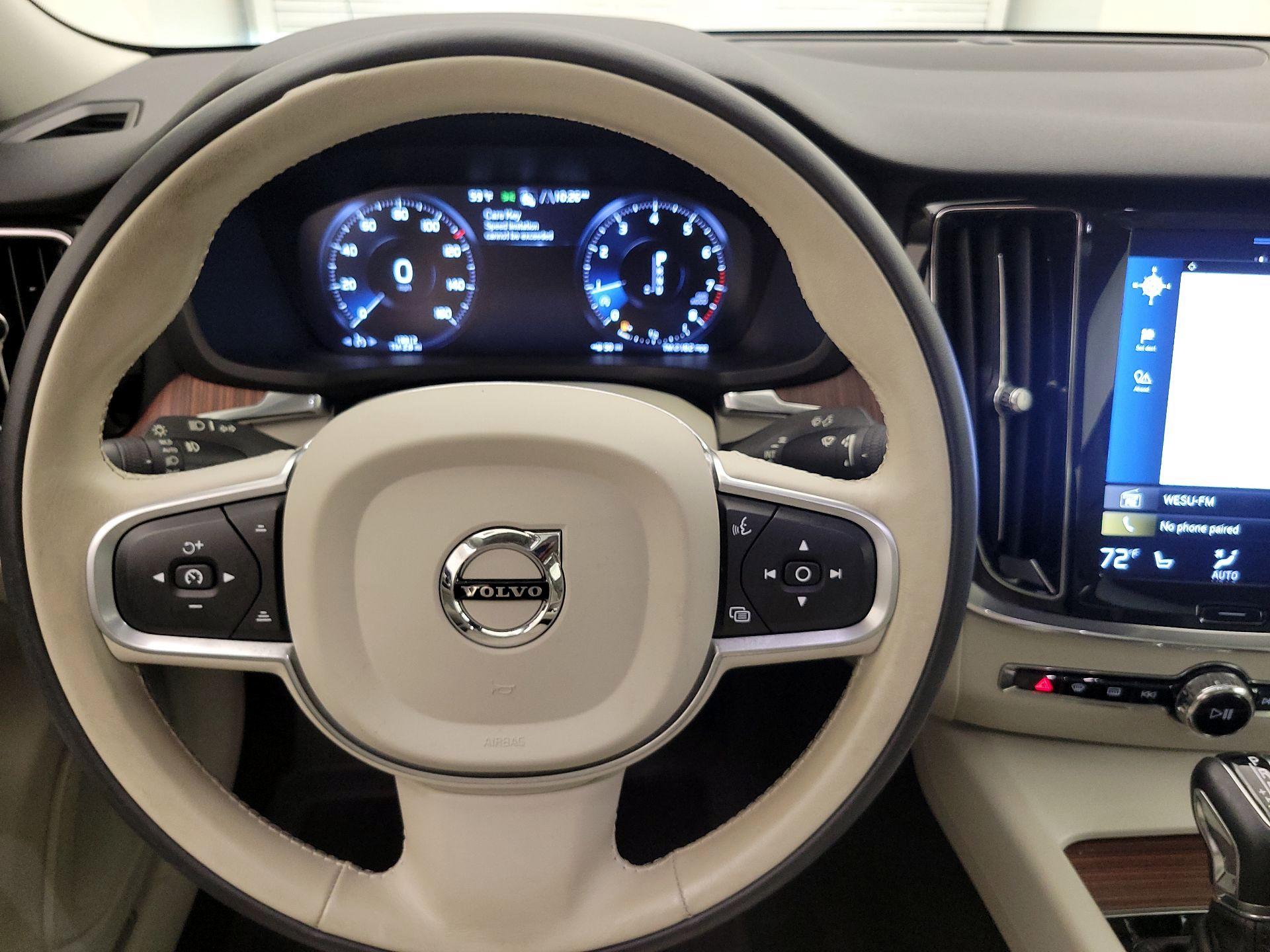 Thumbnail: 2021 Volvo S60 - 10