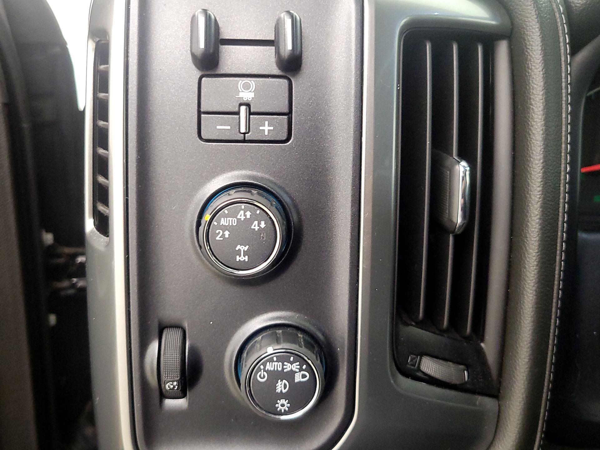 Thumbnail: 2016 Chevrolet Silverado 1500 - 13