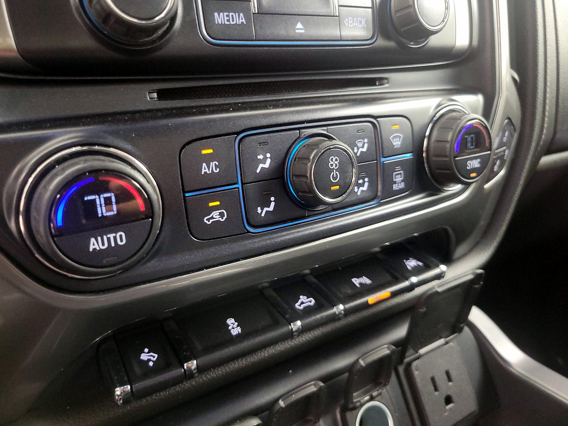 Thumbnail: 2016 Chevrolet Silverado 1500 - 17