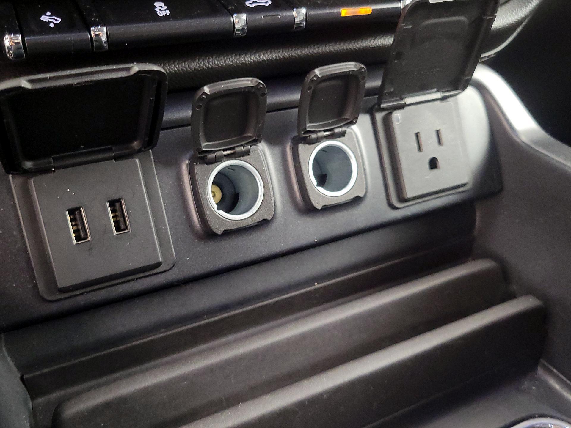 Thumbnail: 2016 Chevrolet Silverado 1500 - 19