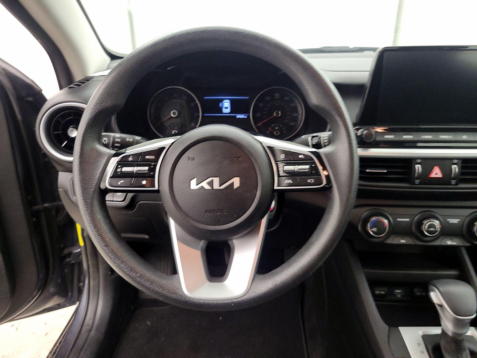 Thumbnail: 2023 Kia Forte - 10
