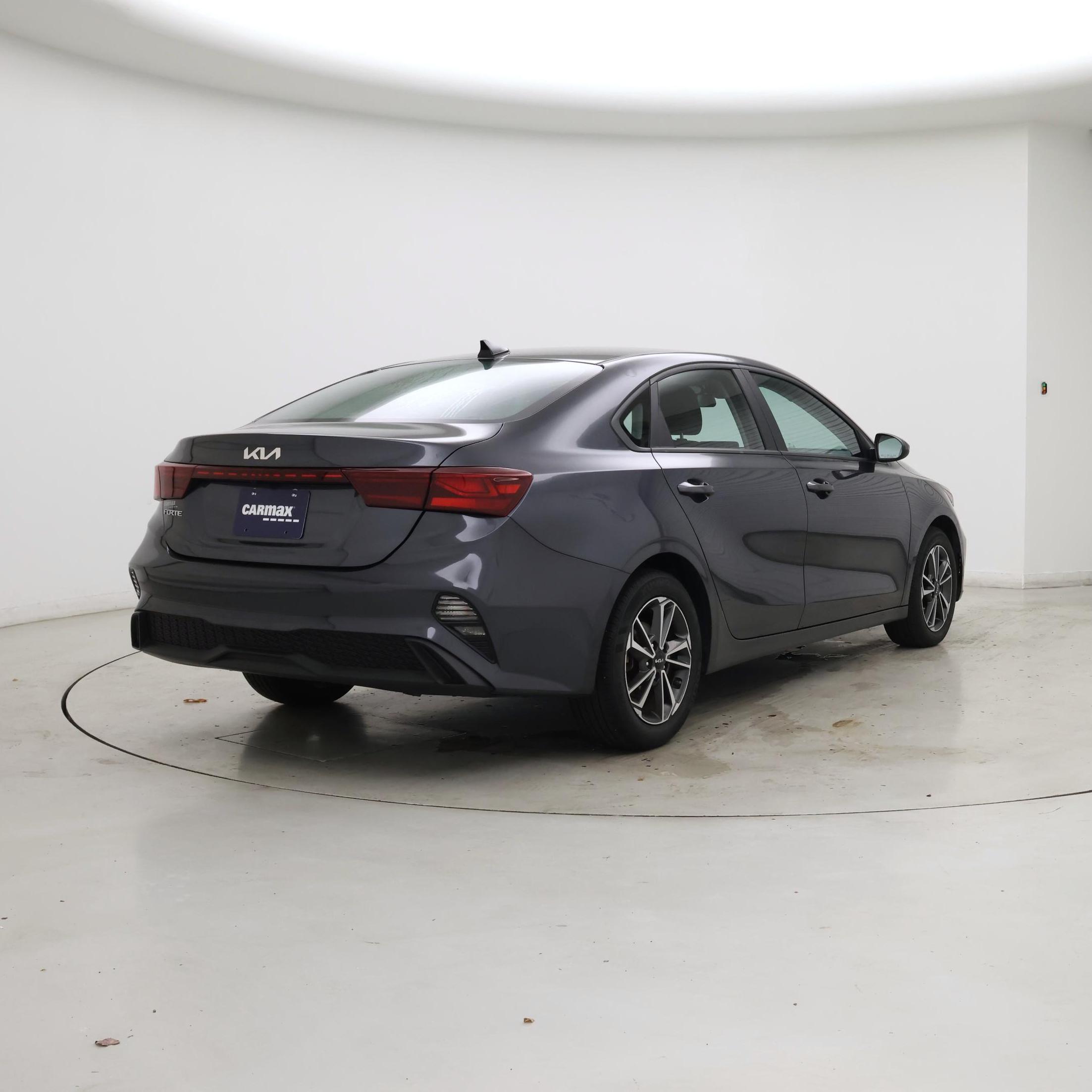 Thumbnail: 2023 Kia Forte - 8