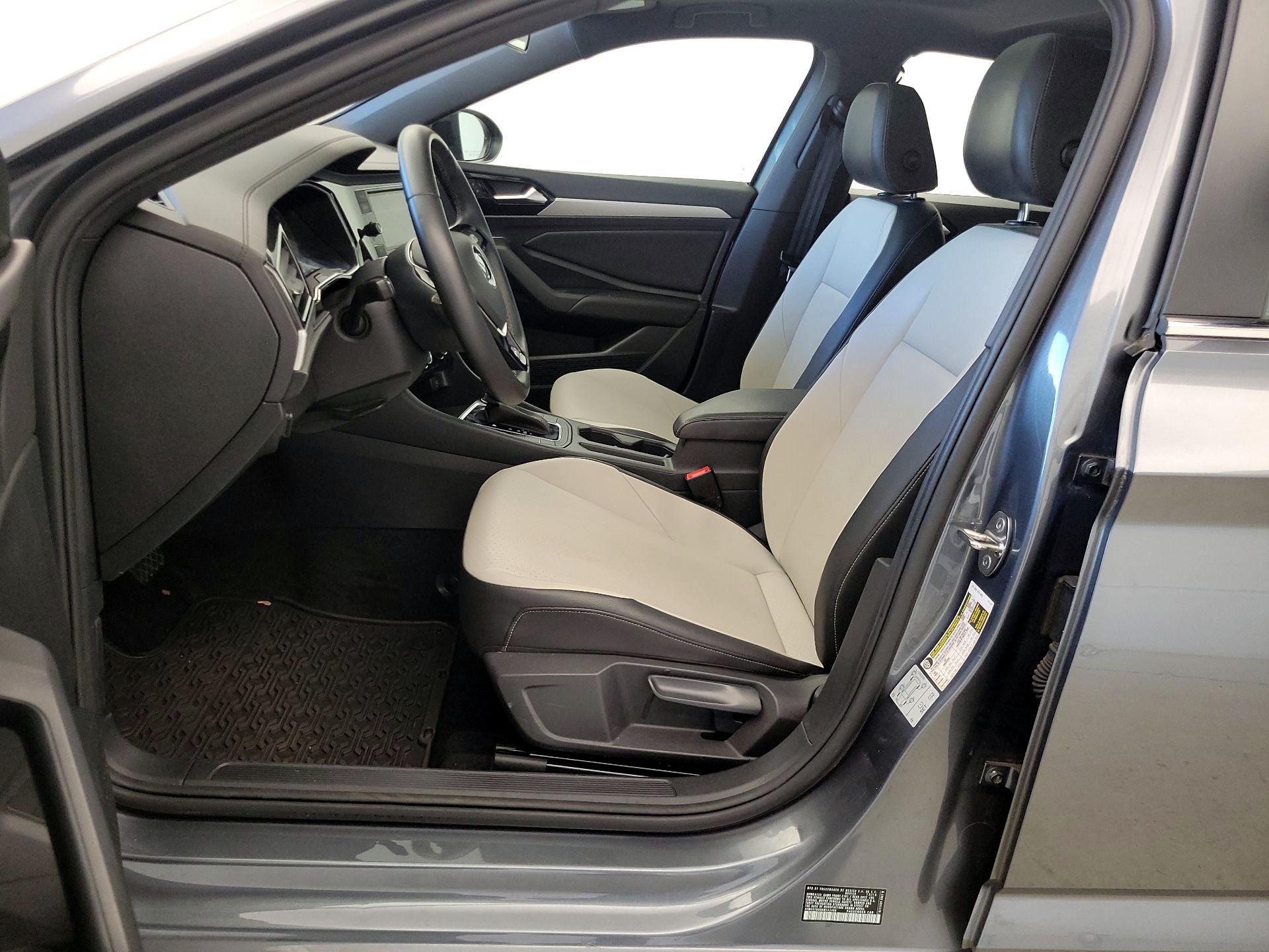 Thumbnail: 2019 Volkswagen Jetta - 11