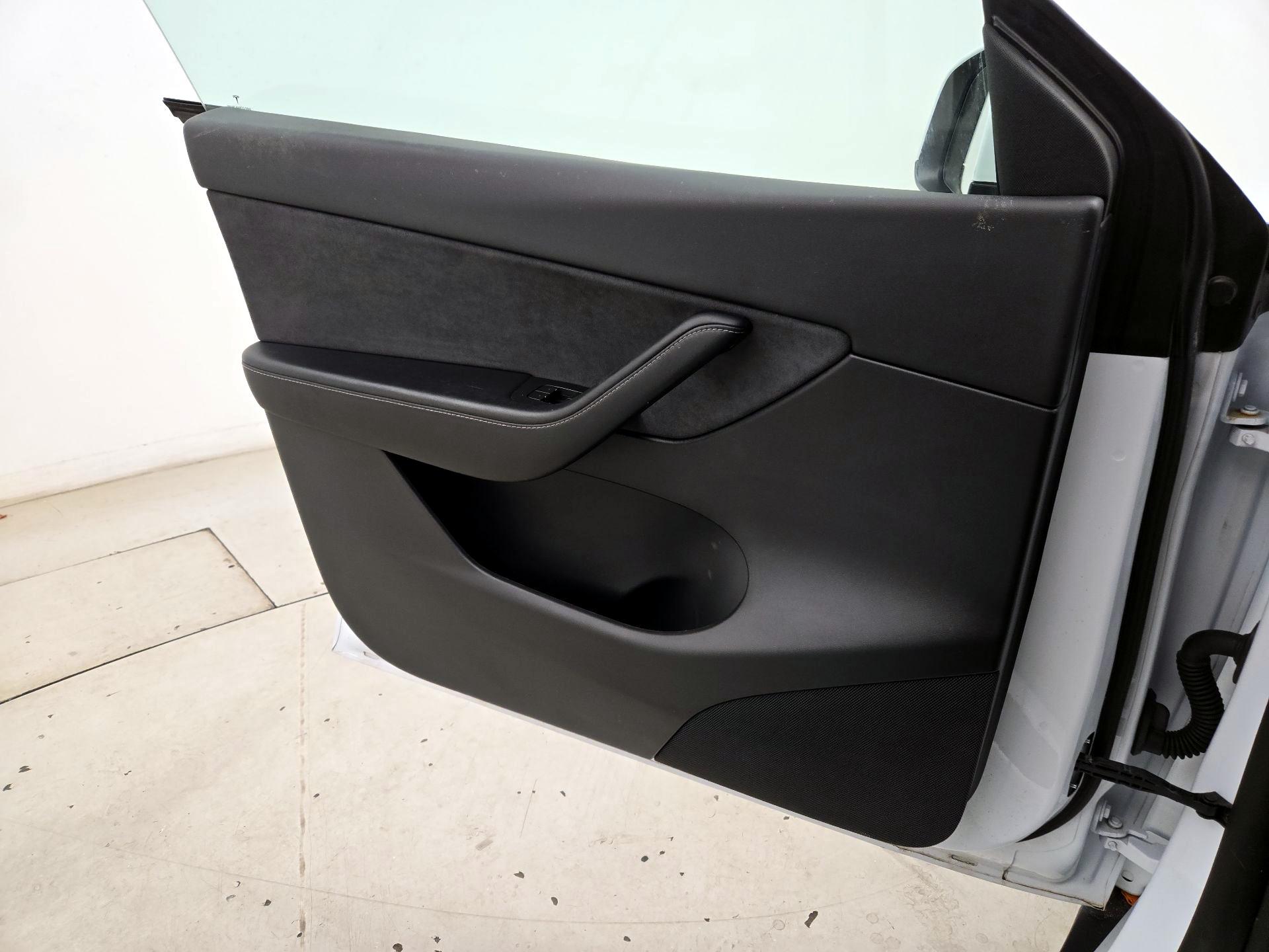 Thumbnail: 2022 Tesla Model Y - 12