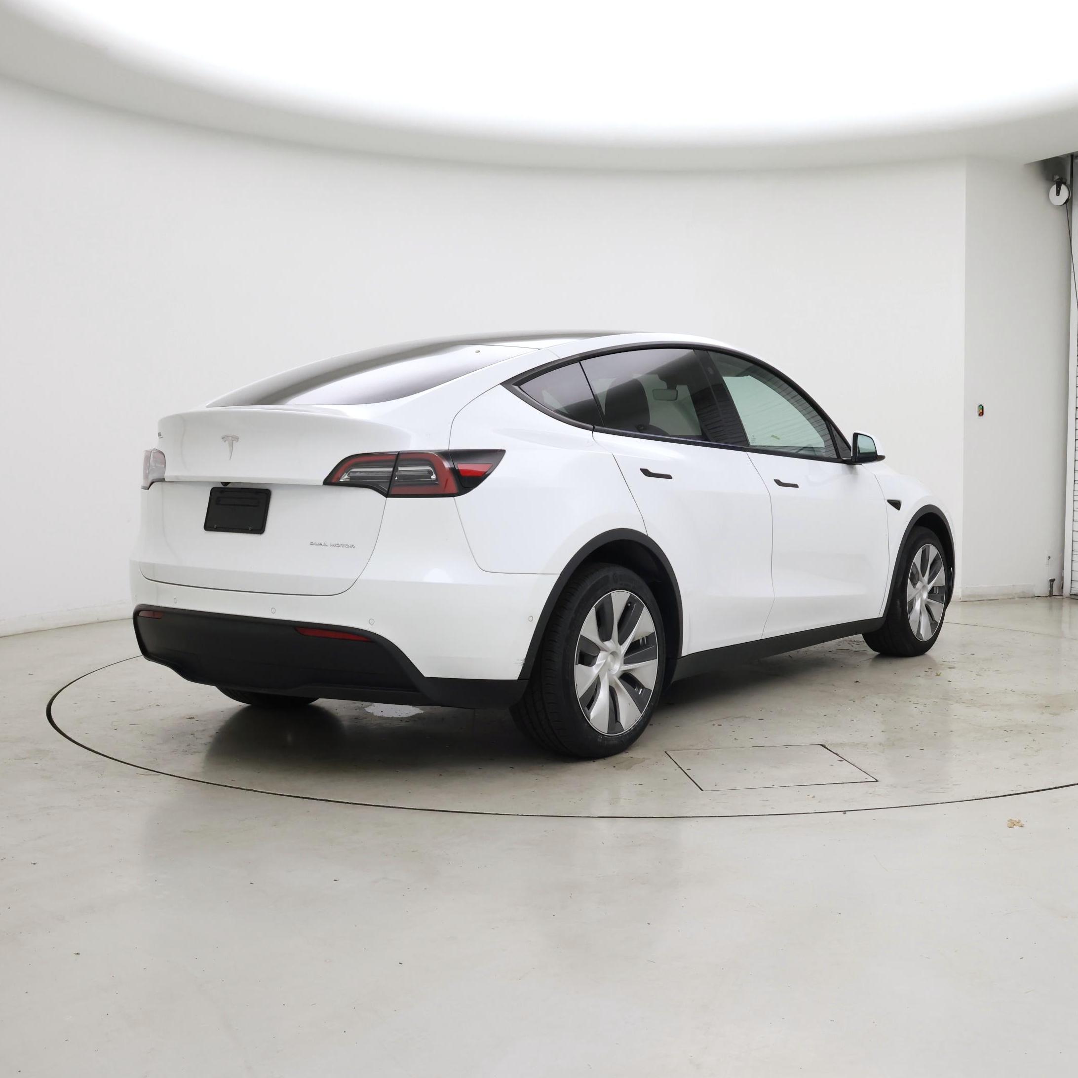 Thumbnail: 2022 Tesla Model Y - 8