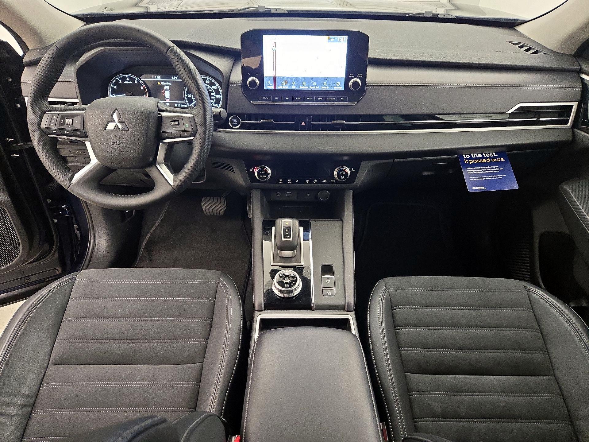 Thumbnail: 2023 Mitsubishi Outlander - 9