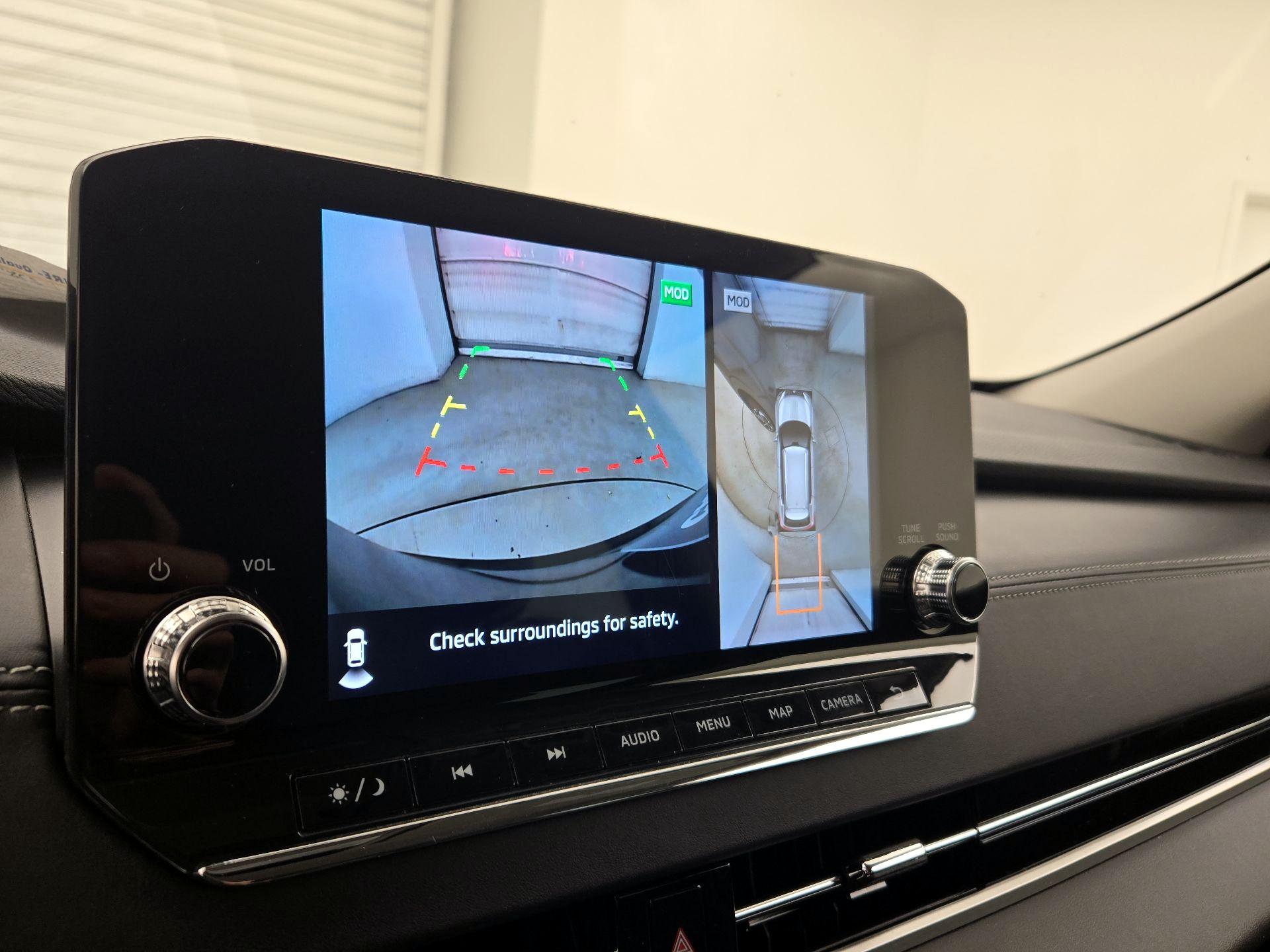 Thumbnail: 2023 Mitsubishi Outlander - 15