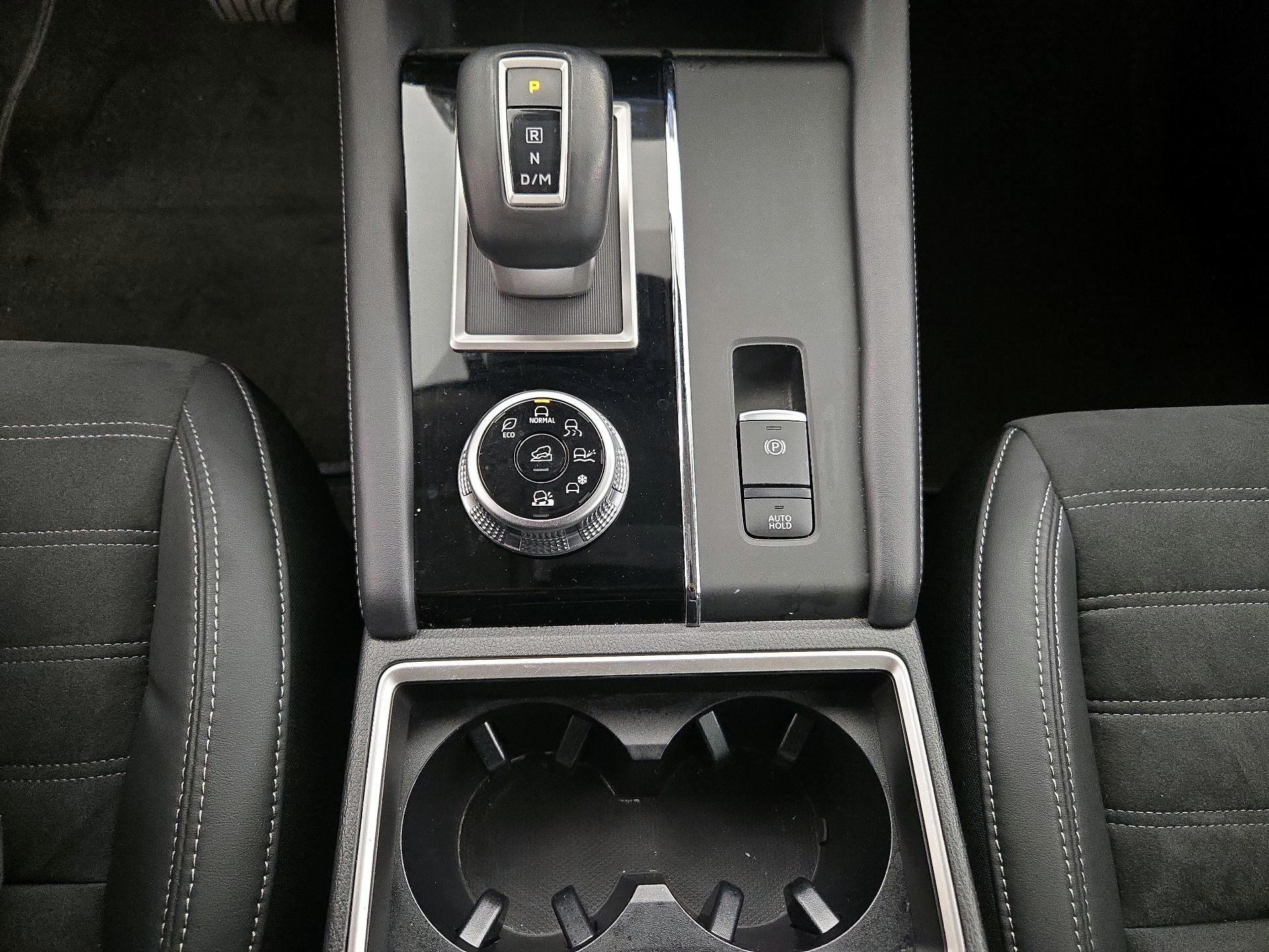 Thumbnail: 2023 Mitsubishi Outlander - 18