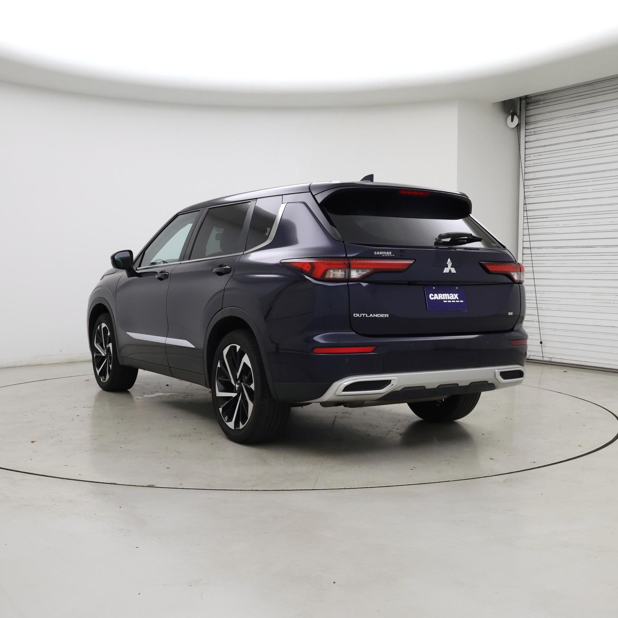 Thumbnail: 2023 Mitsubishi Outlander - 2