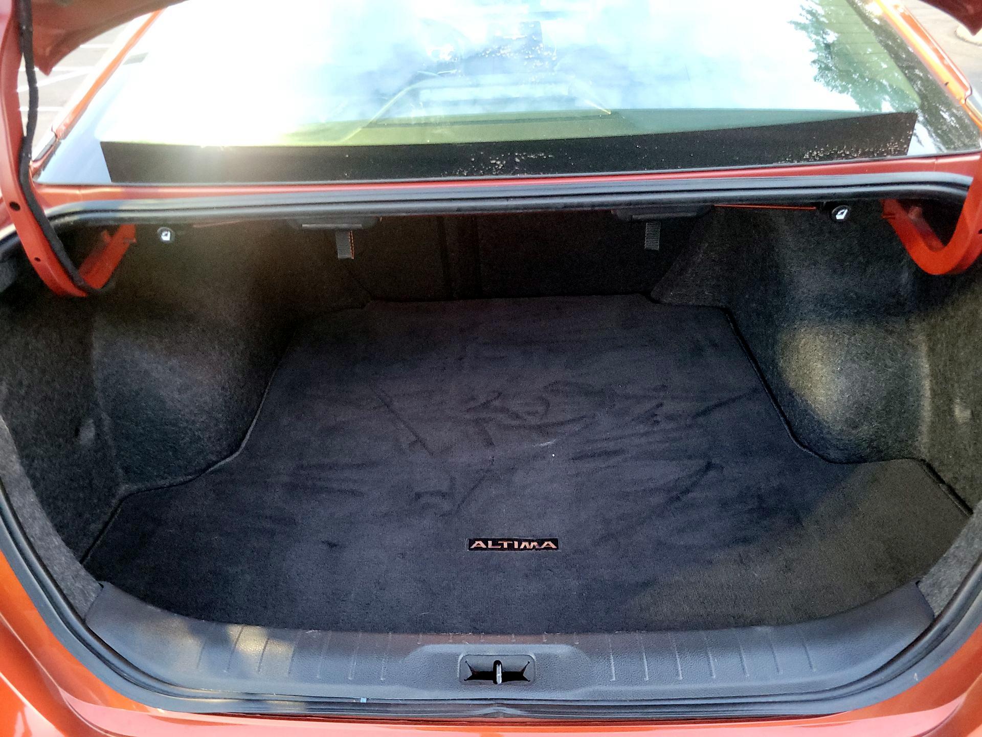 Thumbnail: 2019 Nissan Altima - 19