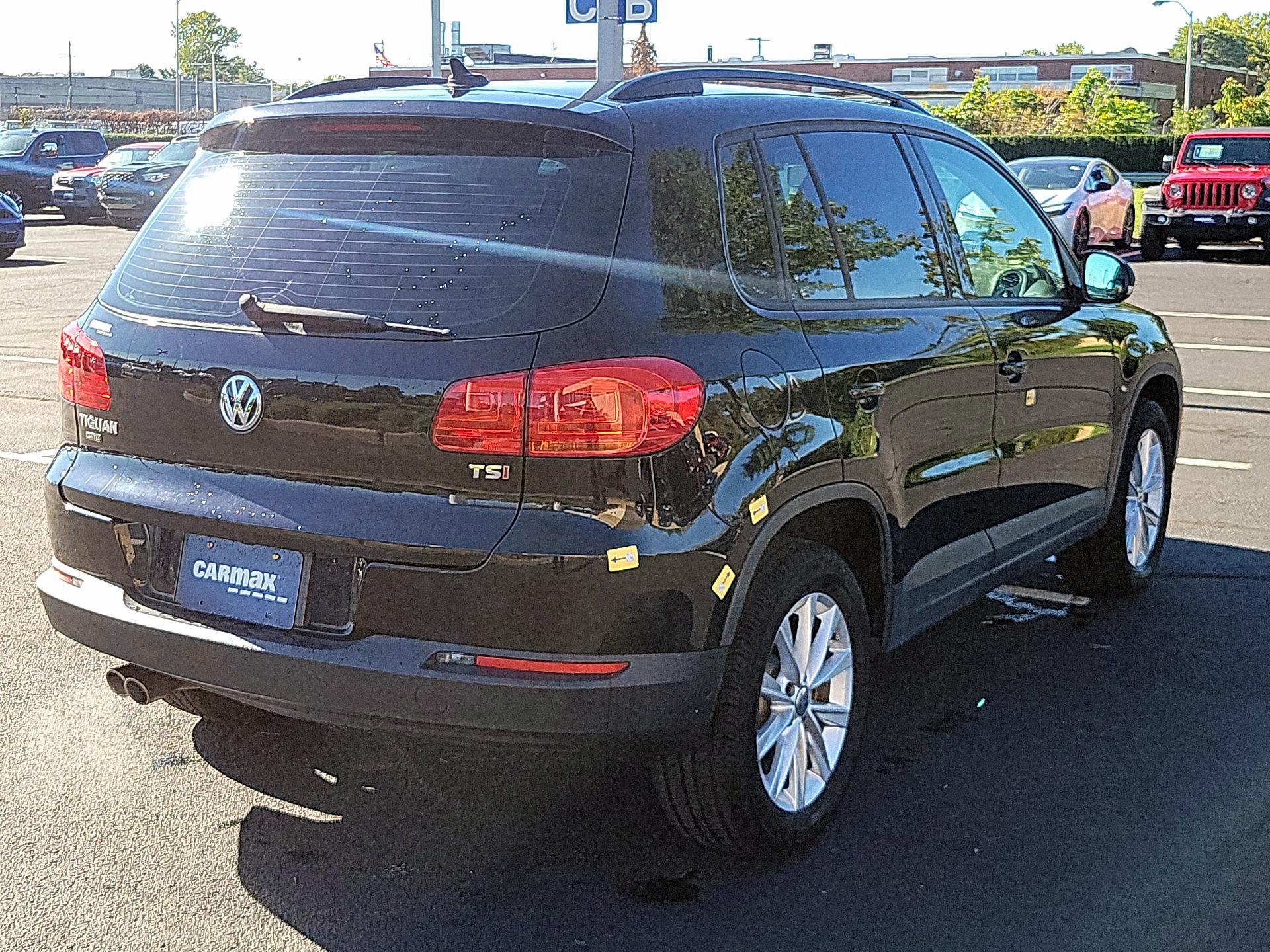 Thumbnail: 2017 Volkswagen Tiguan - 5