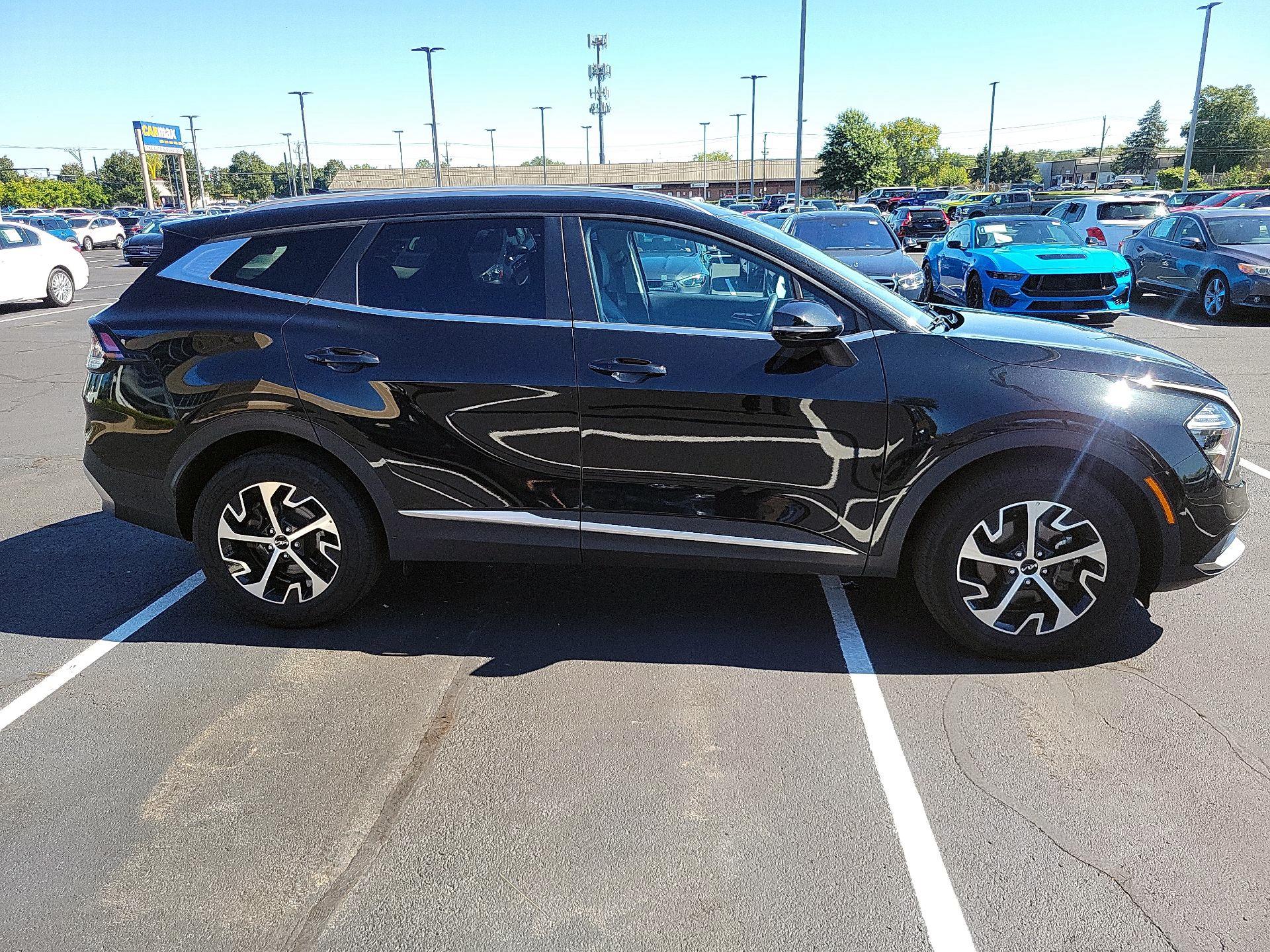 Thumbnail: 2023 Kia Sportage - 4