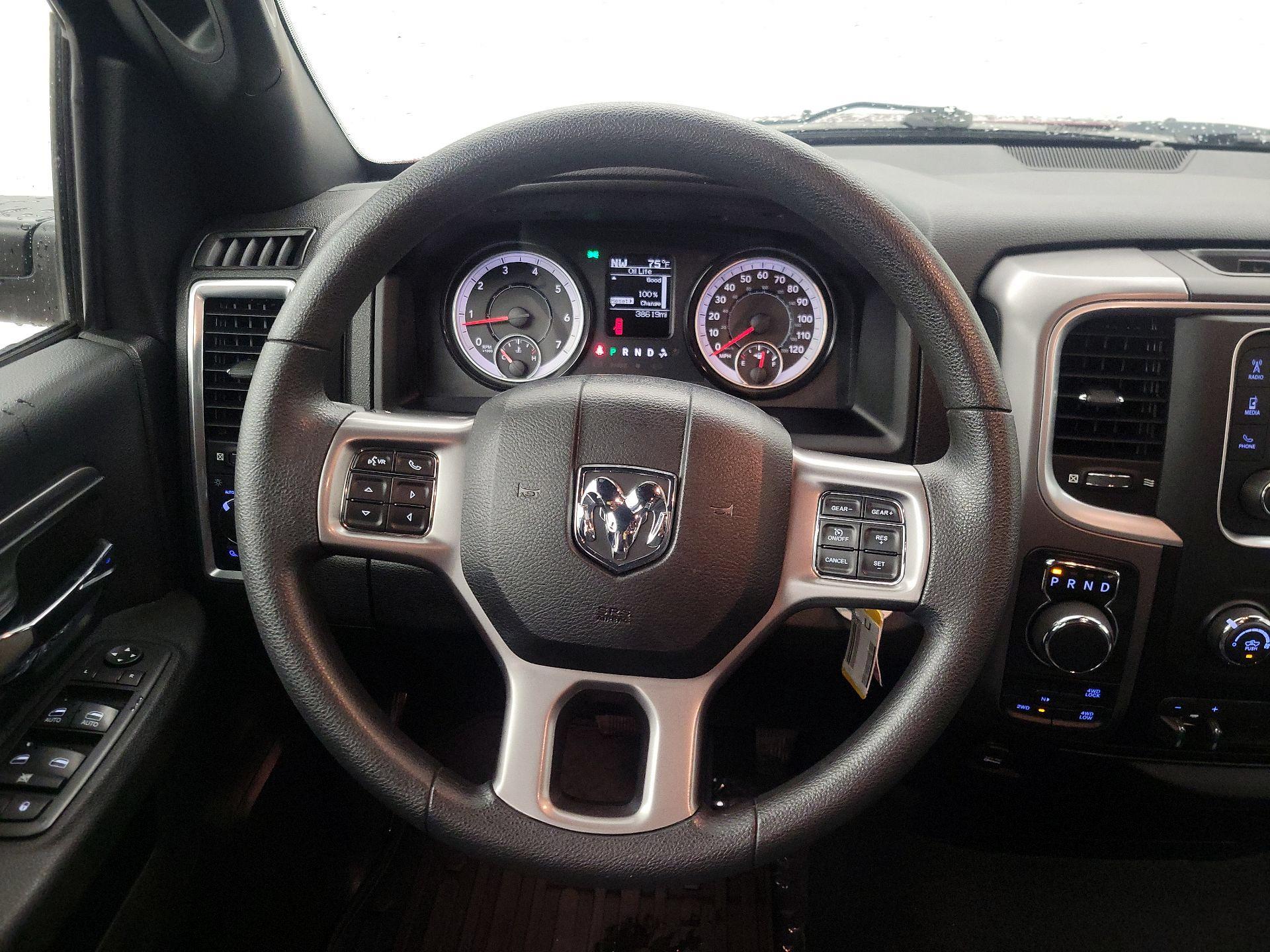 Thumbnail: 2021 RAM 1500 Classic - 10