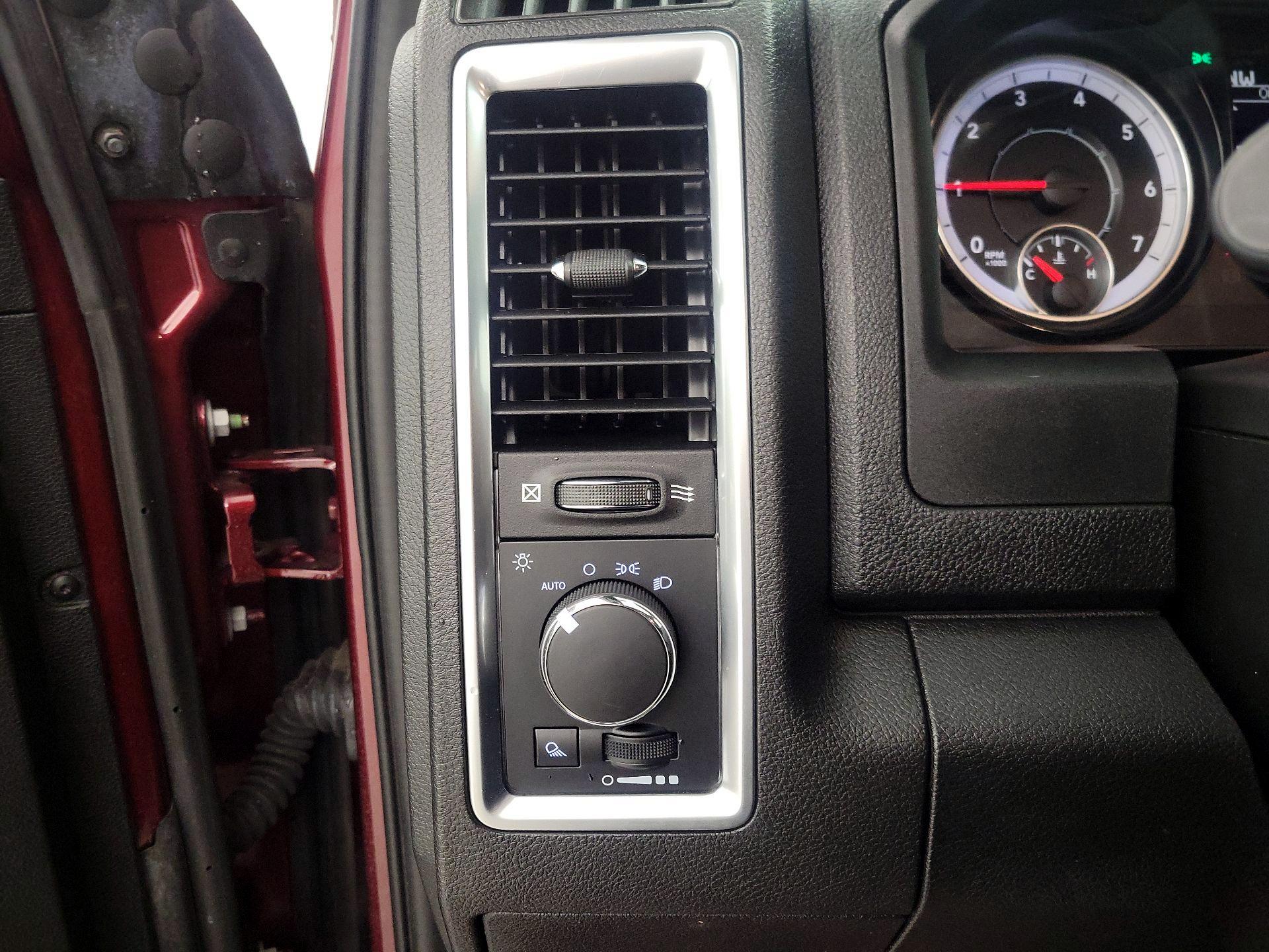 Thumbnail: 2021 RAM 1500 Classic - 13