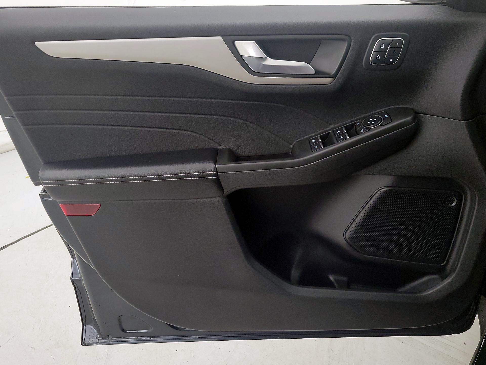 Thumbnail: 2022 Ford Escape - 12