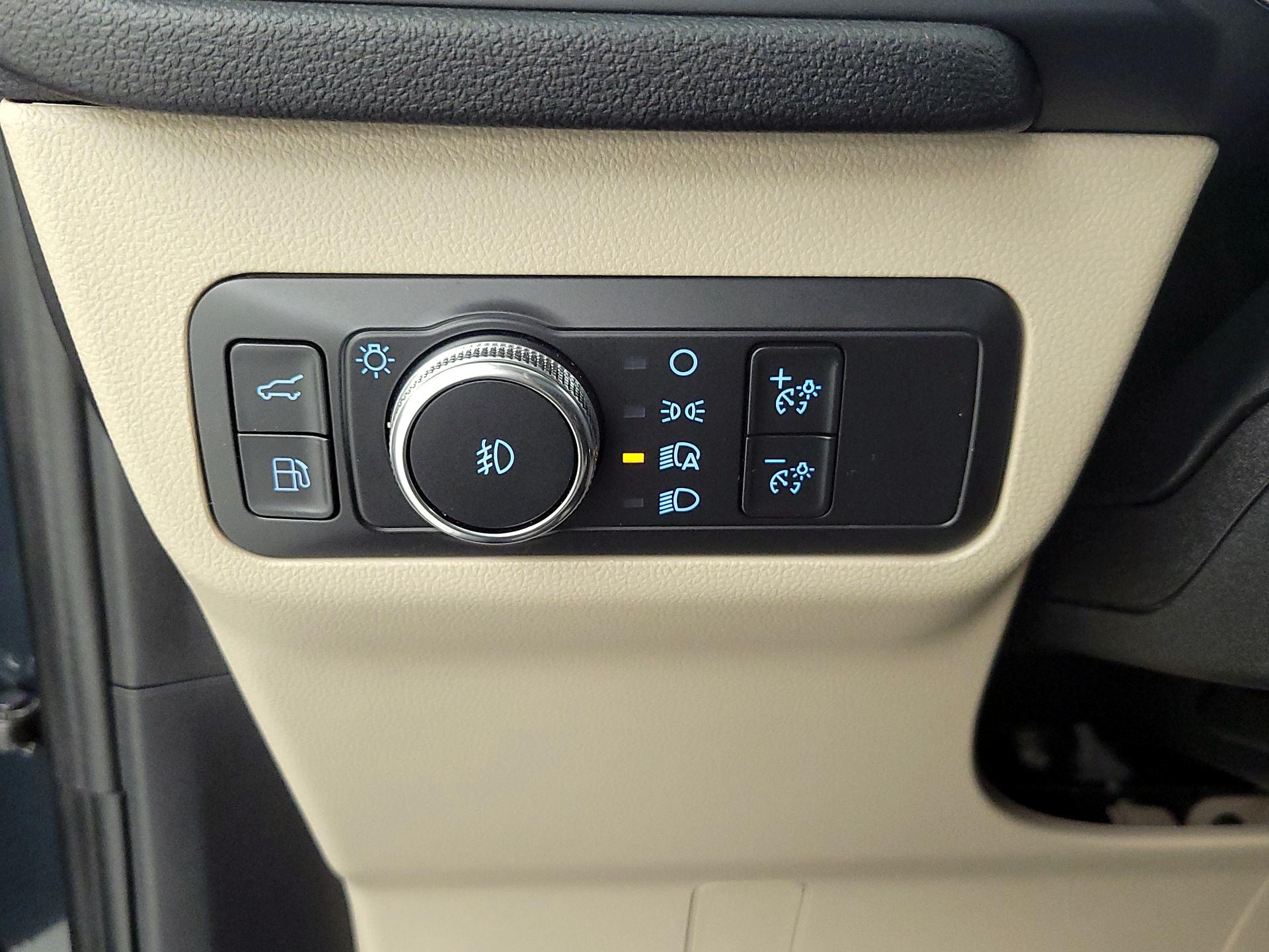 Thumbnail: 2022 Ford Escape - 13