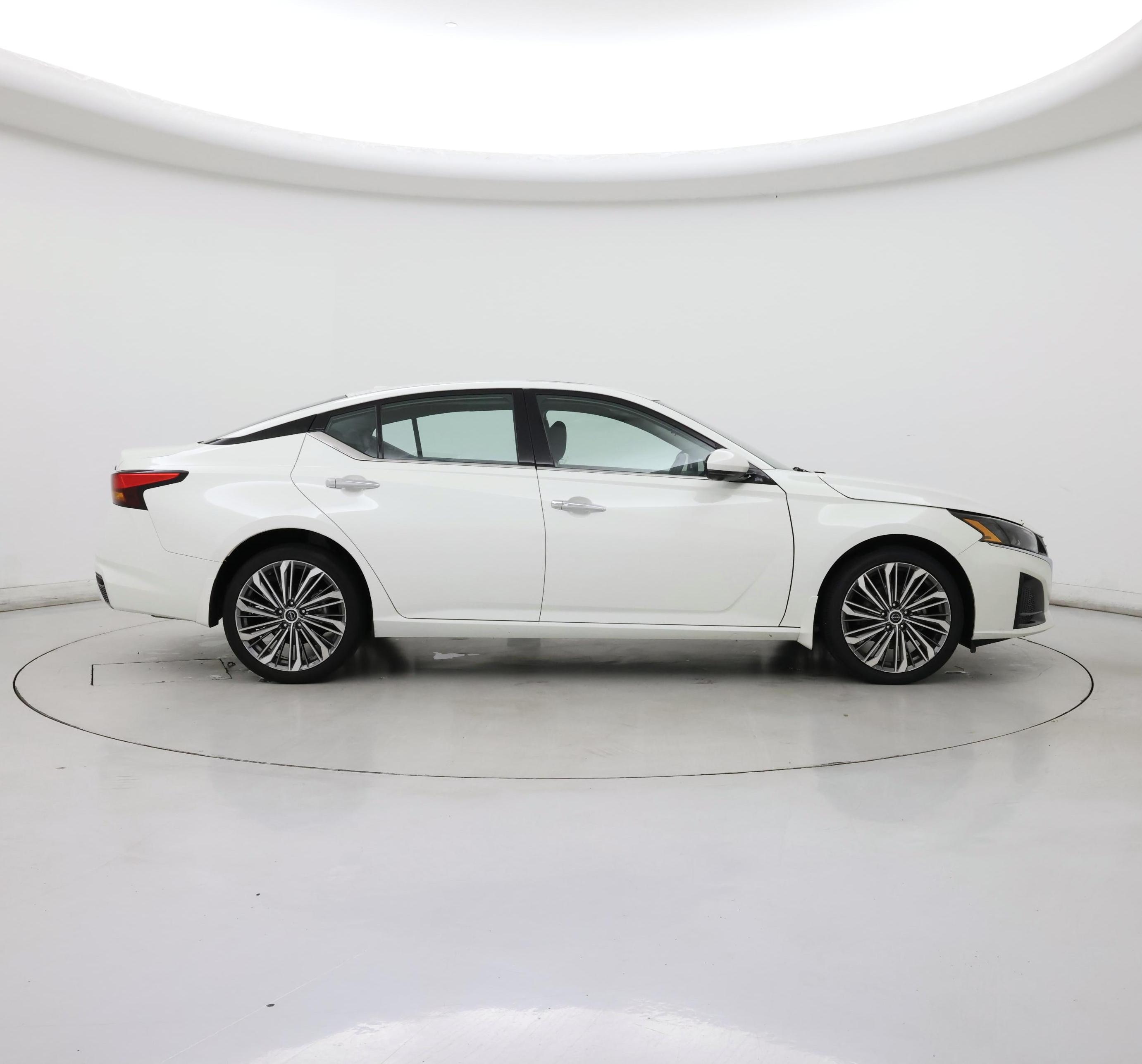 Thumbnail: 2023 Nissan Altima - 7