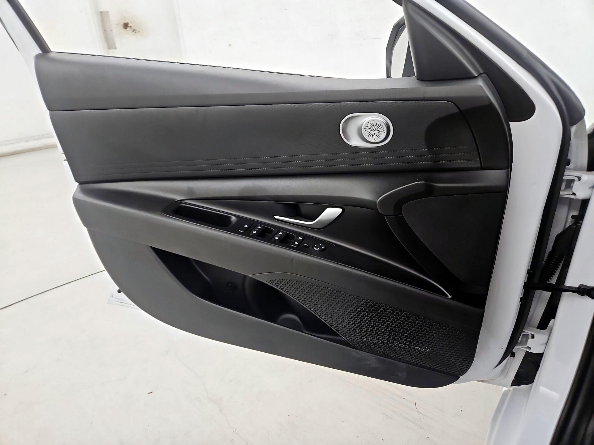 Thumbnail: 2024 Hyundai Elantra - 12