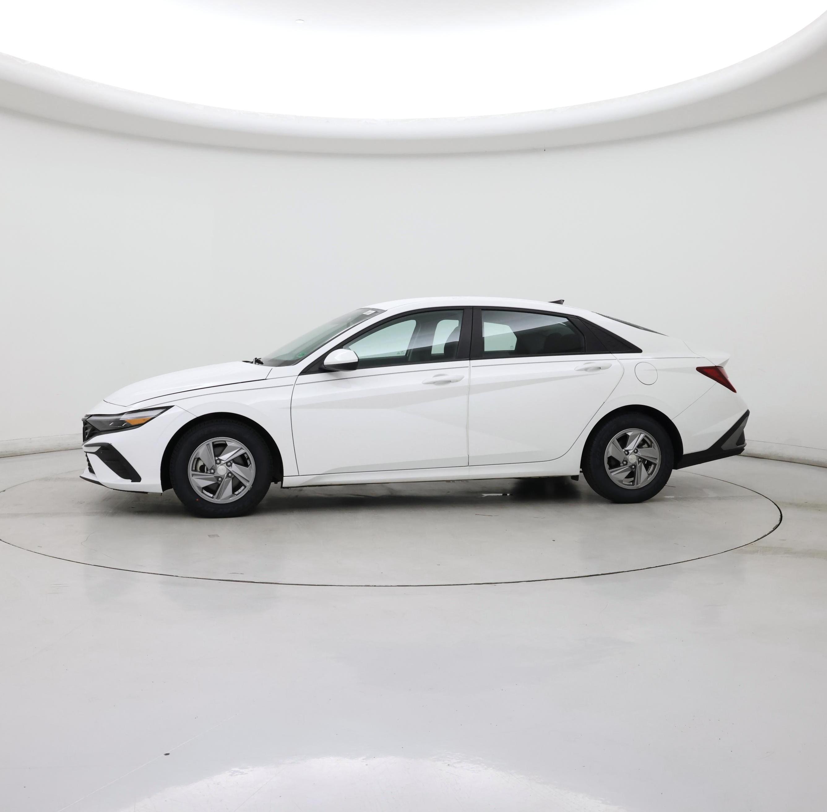 Thumbnail: 2024 Hyundai Elantra - 3