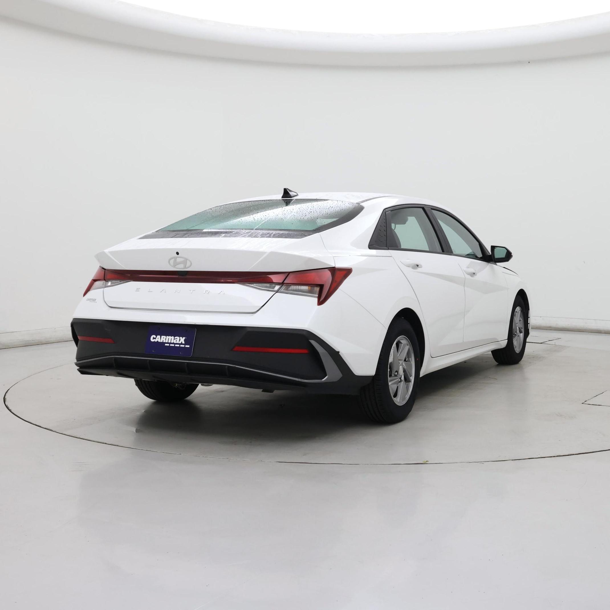 Thumbnail: 2024 Hyundai Elantra - 8