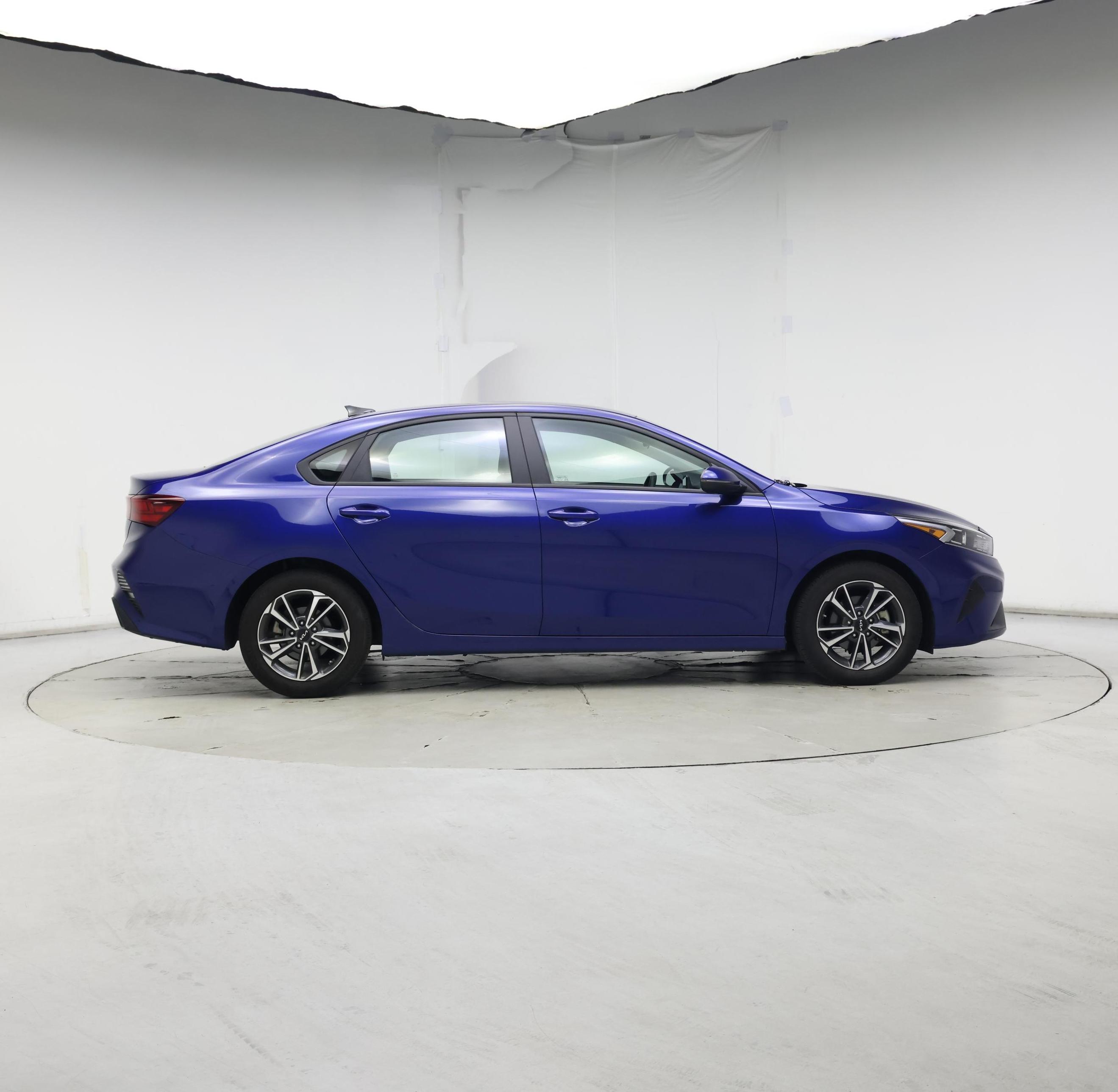 Thumbnail: 2023 Kia Forte - 7