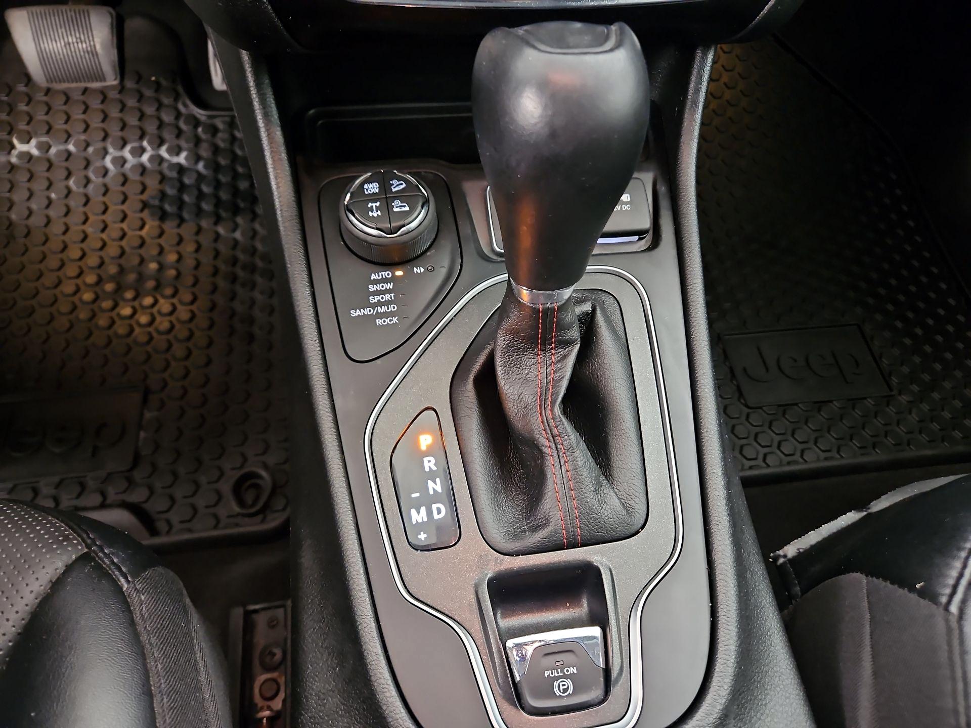 Thumbnail: 2022 Jeep Cherokee - 18