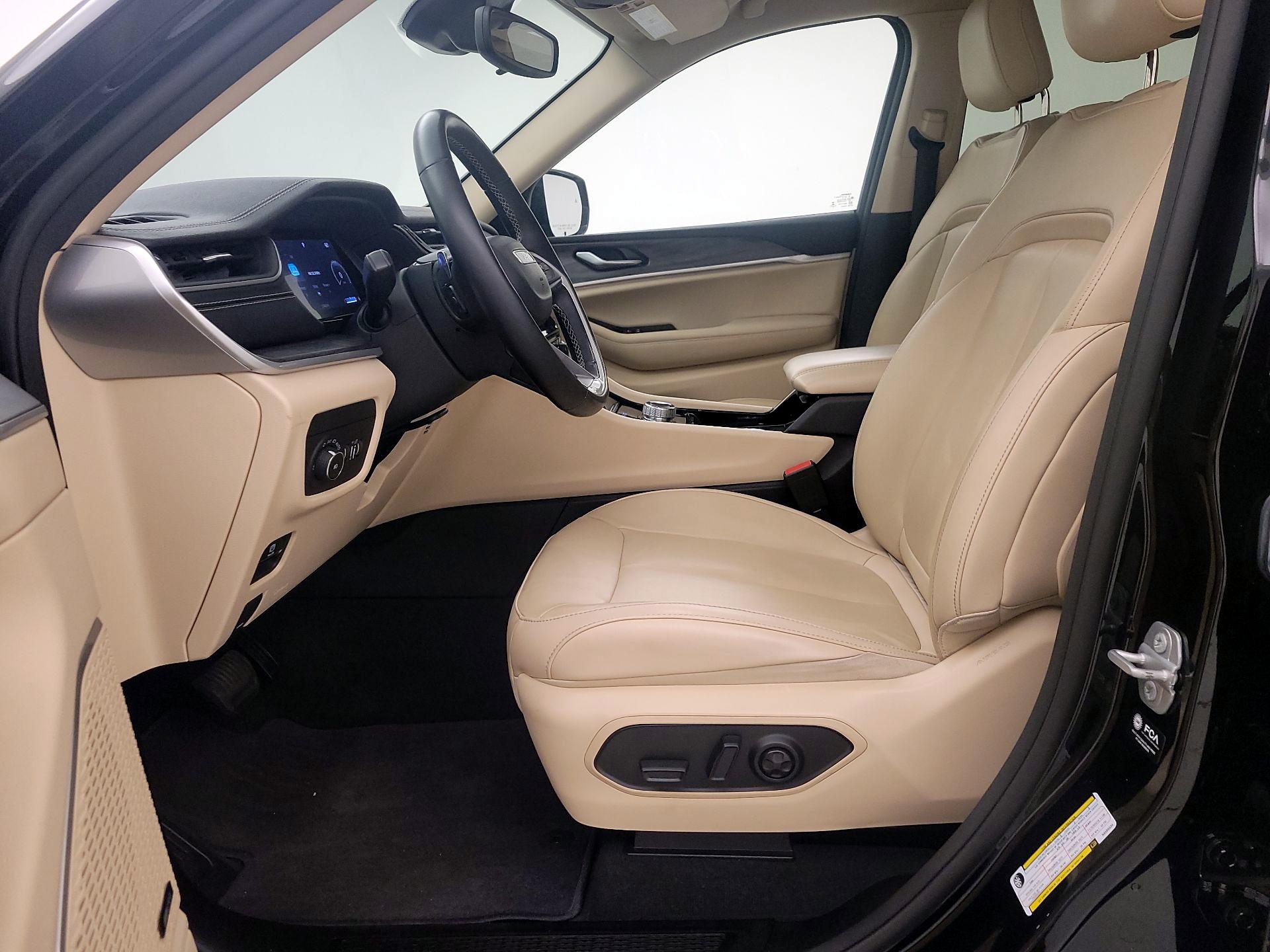 Thumbnail: 2022 Jeep Grand Cherokee - 11