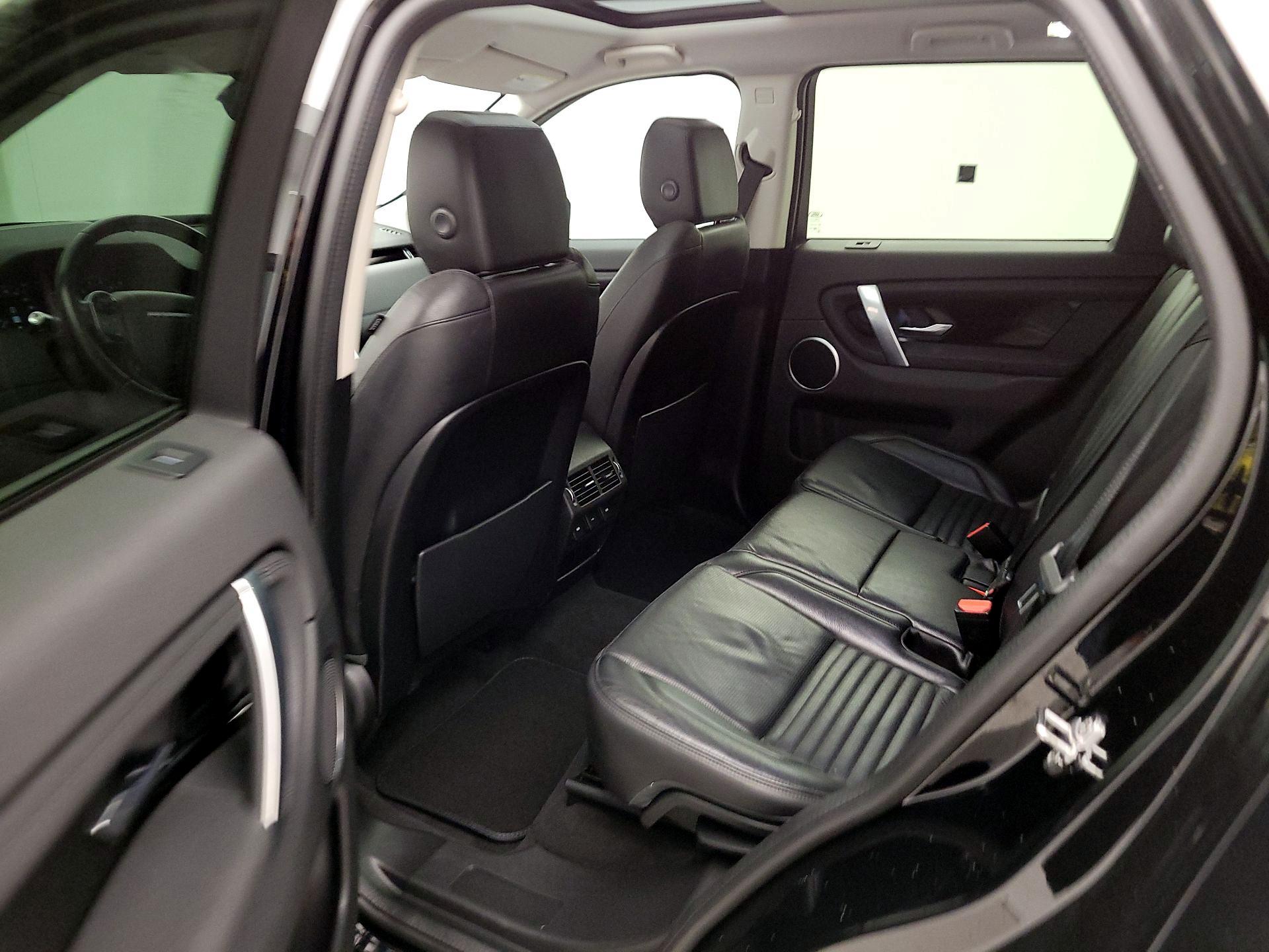 Thumbnail: 2020 Land Rover Discovery Sport - 20