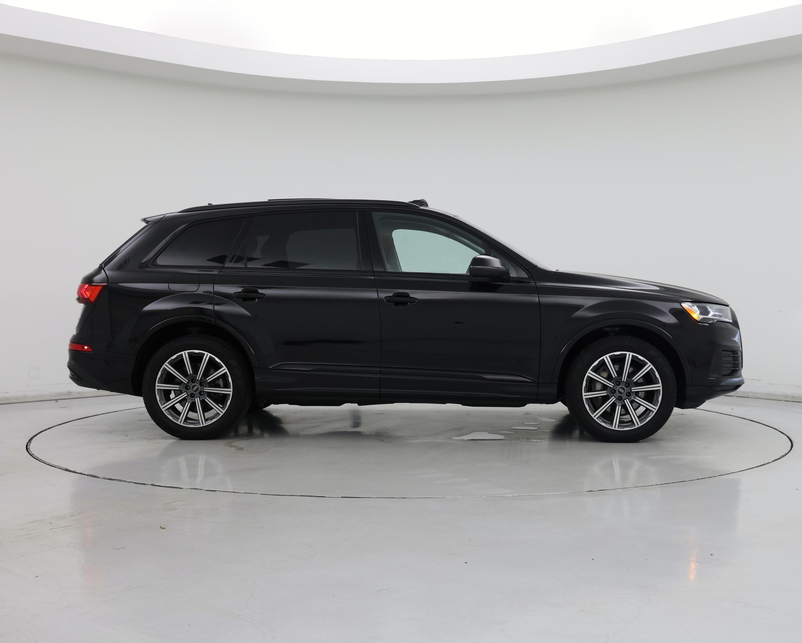Thumbnail: 2022 Audi Q7 - 7