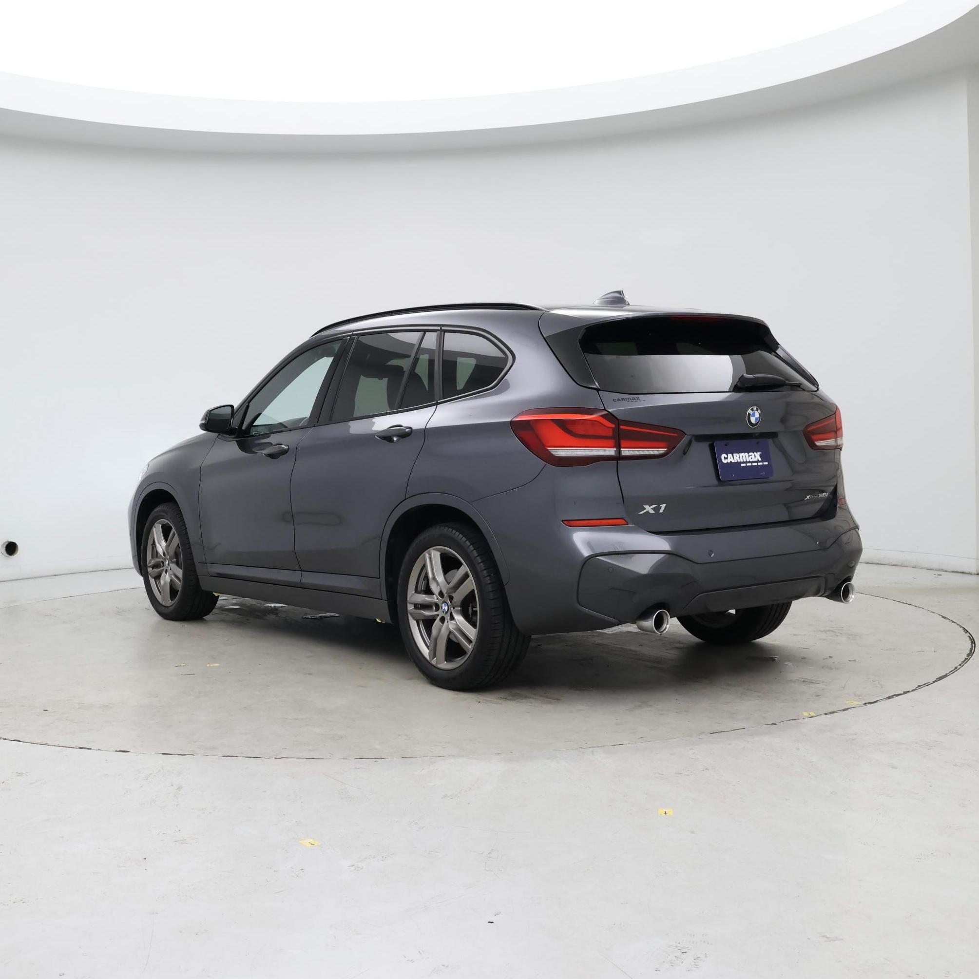 Thumbnail: 2021 BMW X1 - 2