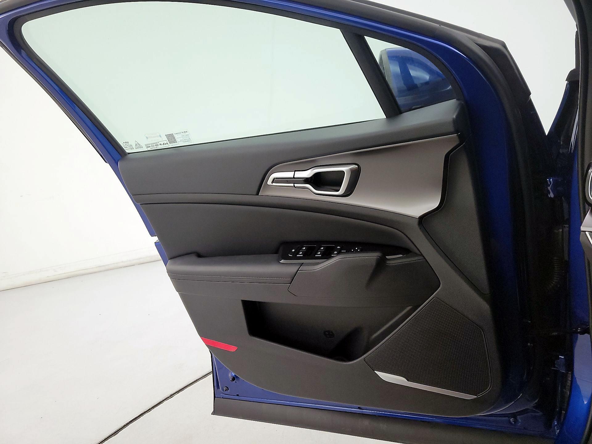 Thumbnail: 2023 Kia Sportage - 12