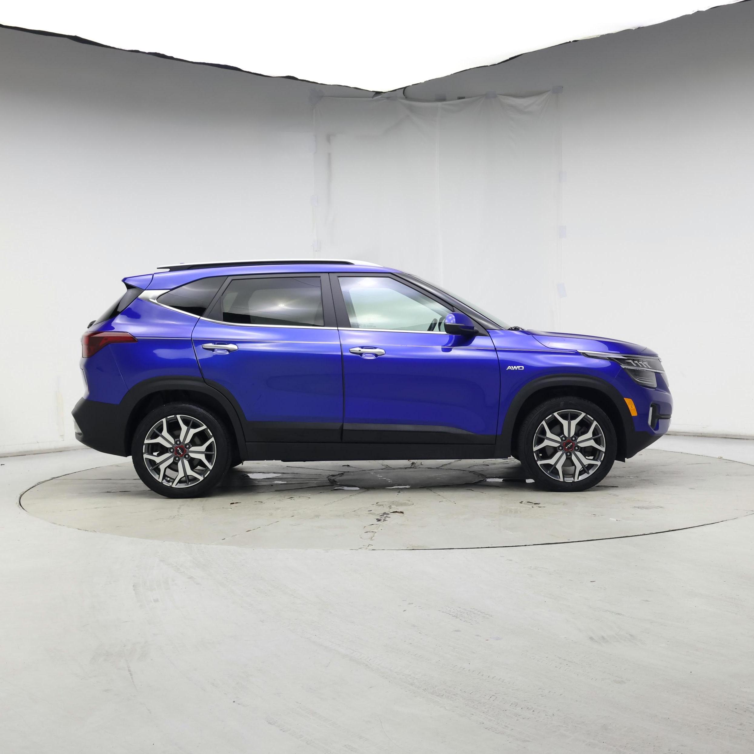 Thumbnail: 2023 Kia Seltos - 7