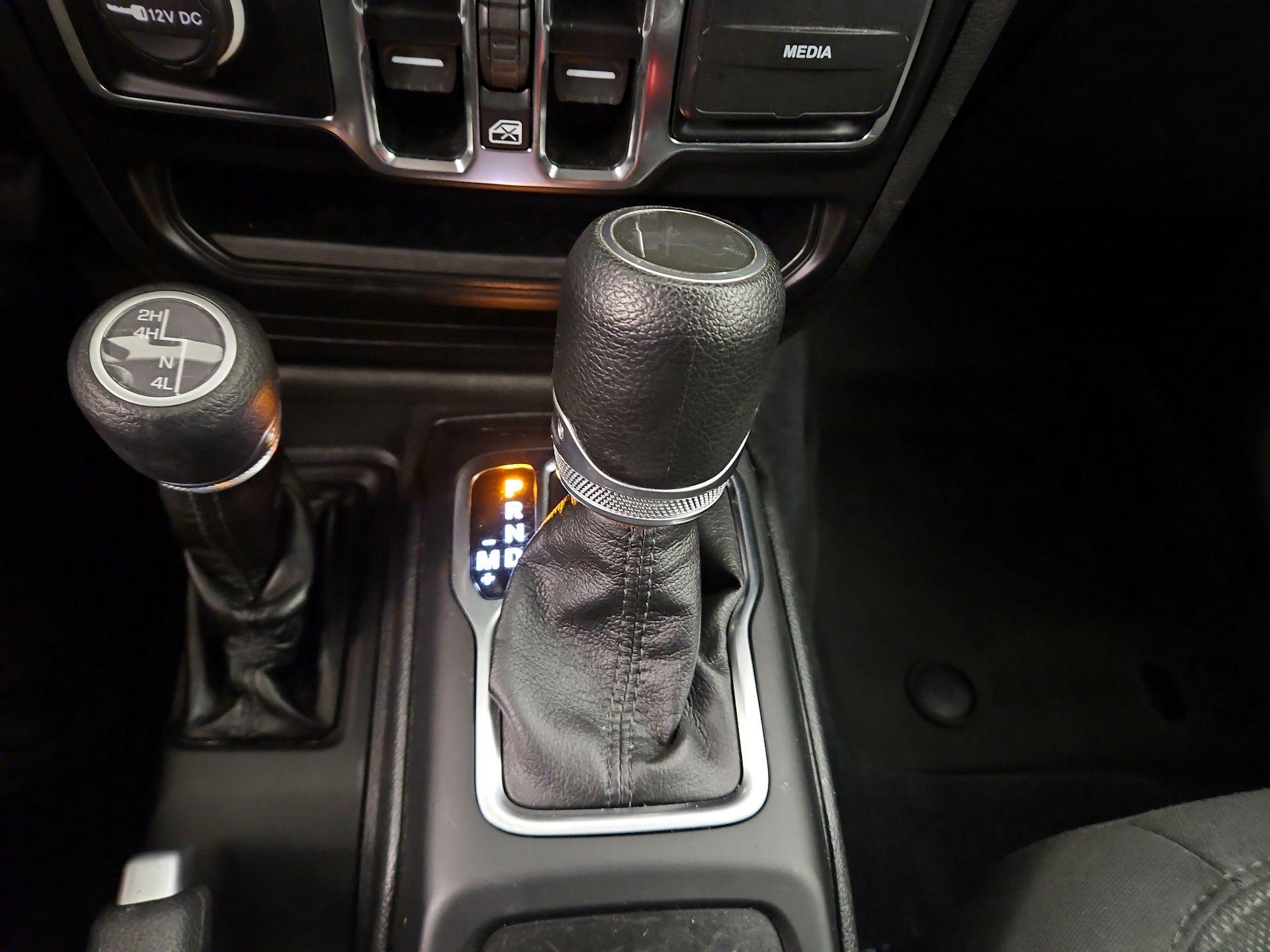 Thumbnail: 2022 Jeep Wrangler - 18