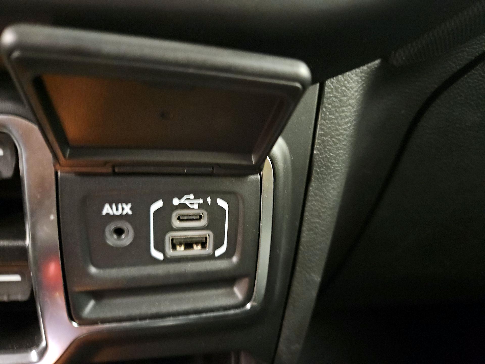 Thumbnail: 2022 Jeep Wrangler - 19