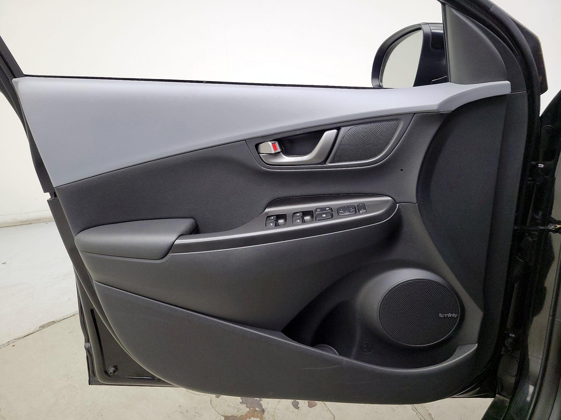 Thumbnail: 2020 Hyundai Kona - 12