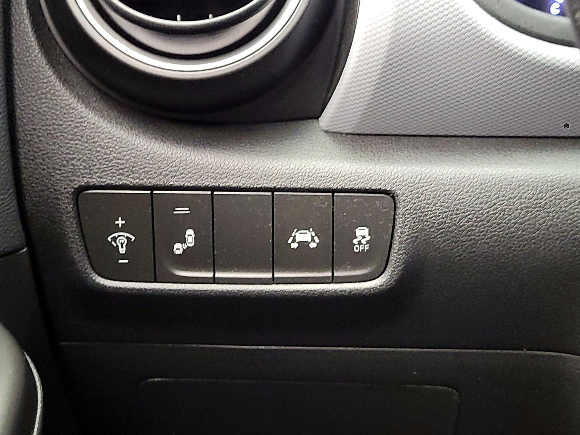 Thumbnail: 2020 Hyundai Kona - 13