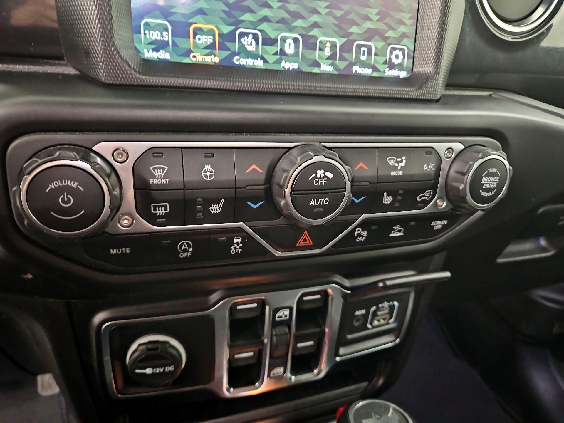 Thumbnail: 2022 Jeep Wrangler - 17