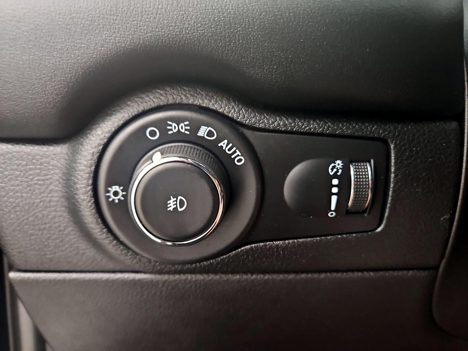 Thumbnail: 2022 Dodge Durango - 13