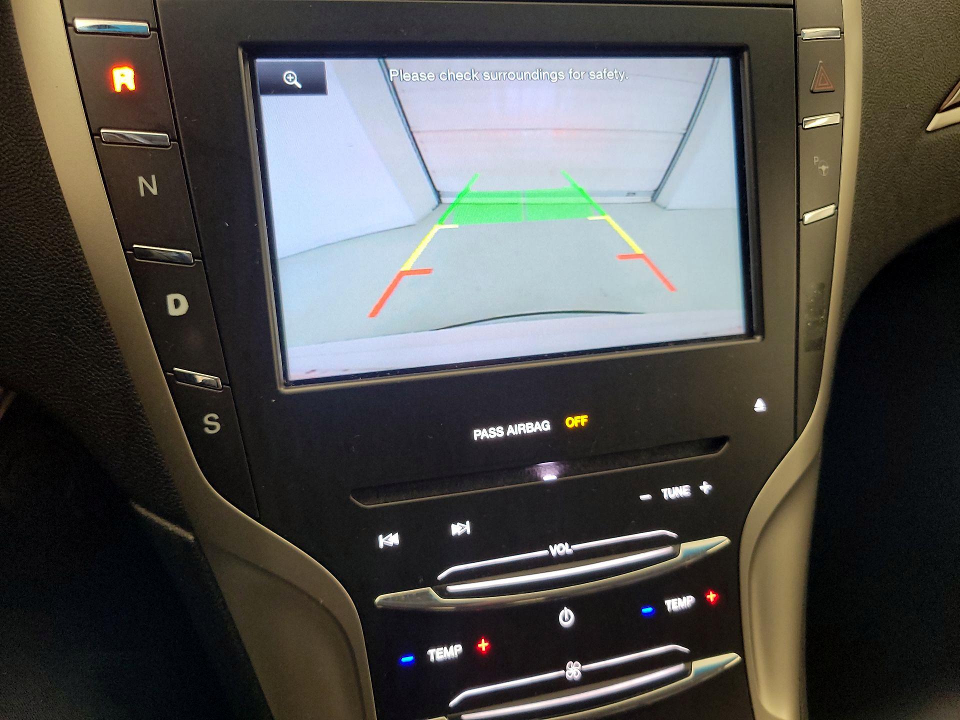 Thumbnail: 2016 Lincoln MKZ - 15