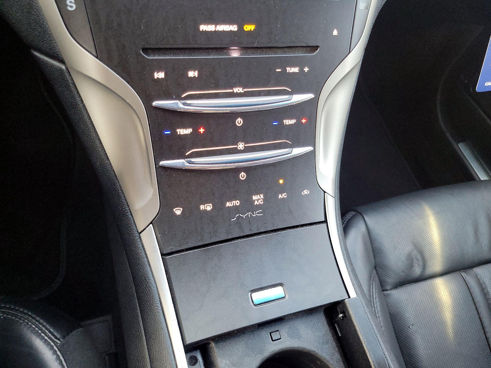 Thumbnail: 2016 Lincoln MKZ - 17