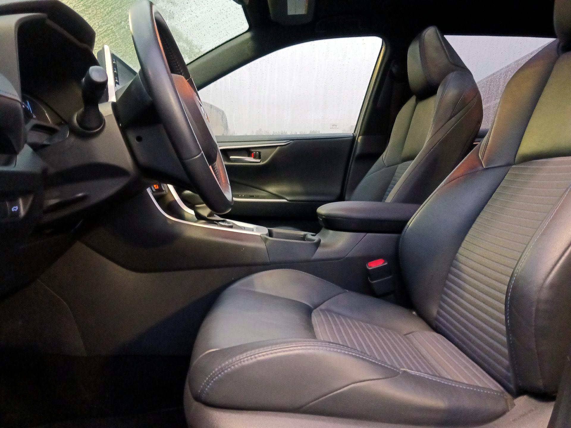 Thumbnail: 2020 Toyota RAV4 - 9